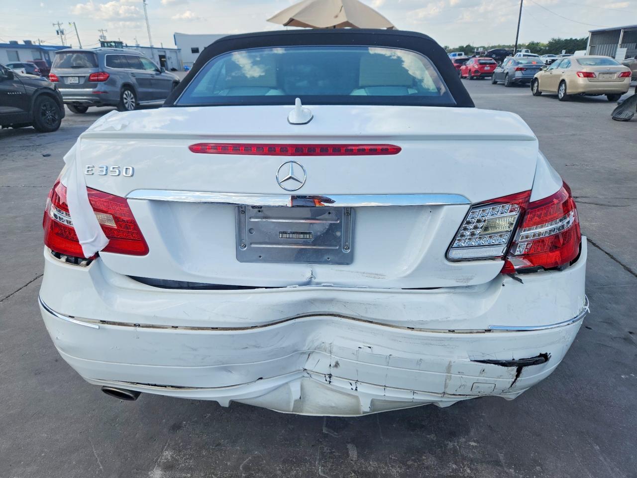 2013 Mercedes-benz E 350 White vin: WDDKK5KFXDF188052