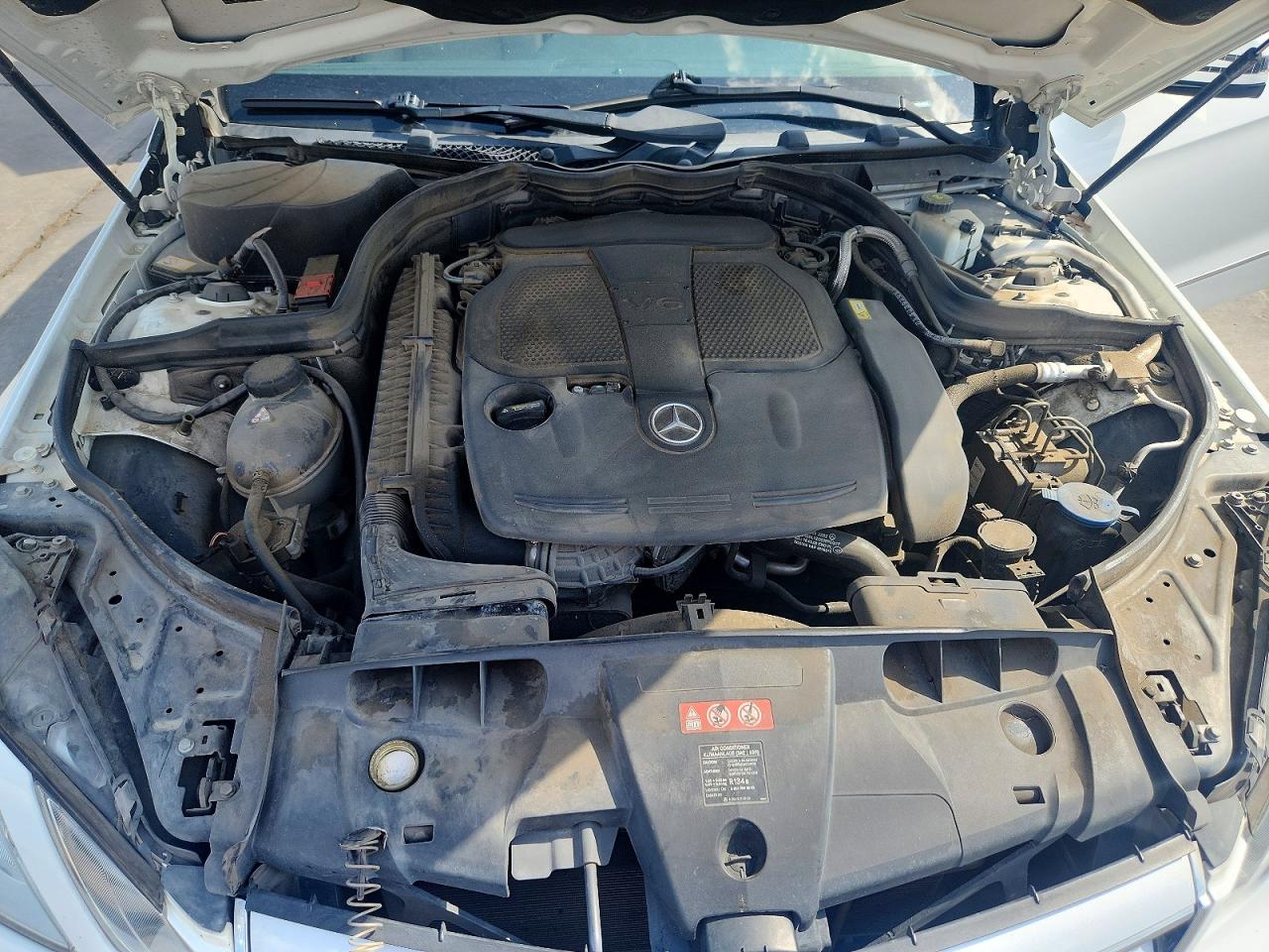 2013 Mercedes-benz E 350 White vin: WDDKK5KFXDF188052