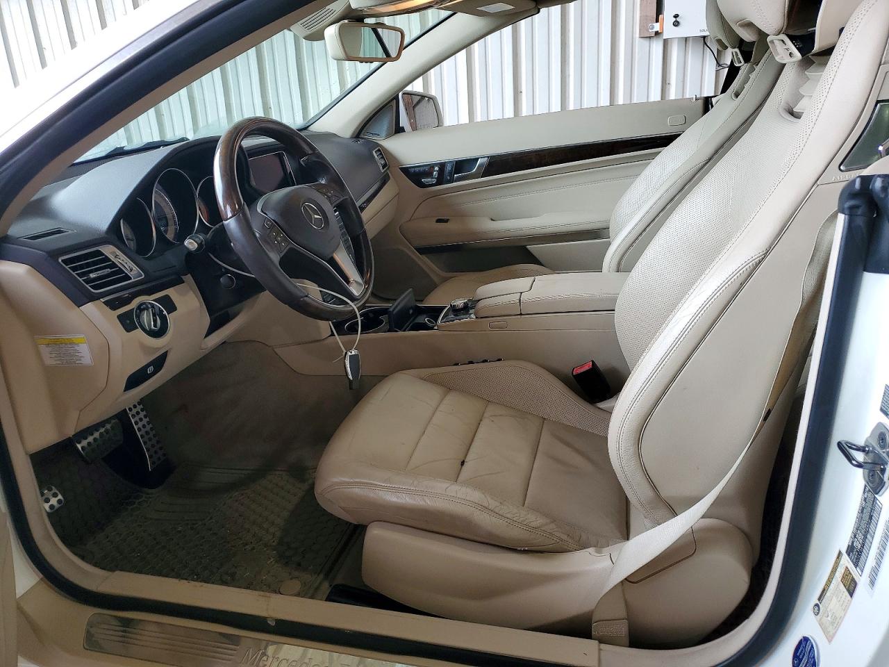 2014 Mercedes-benz E 350 White vin: WDDKK5KFXEF228809