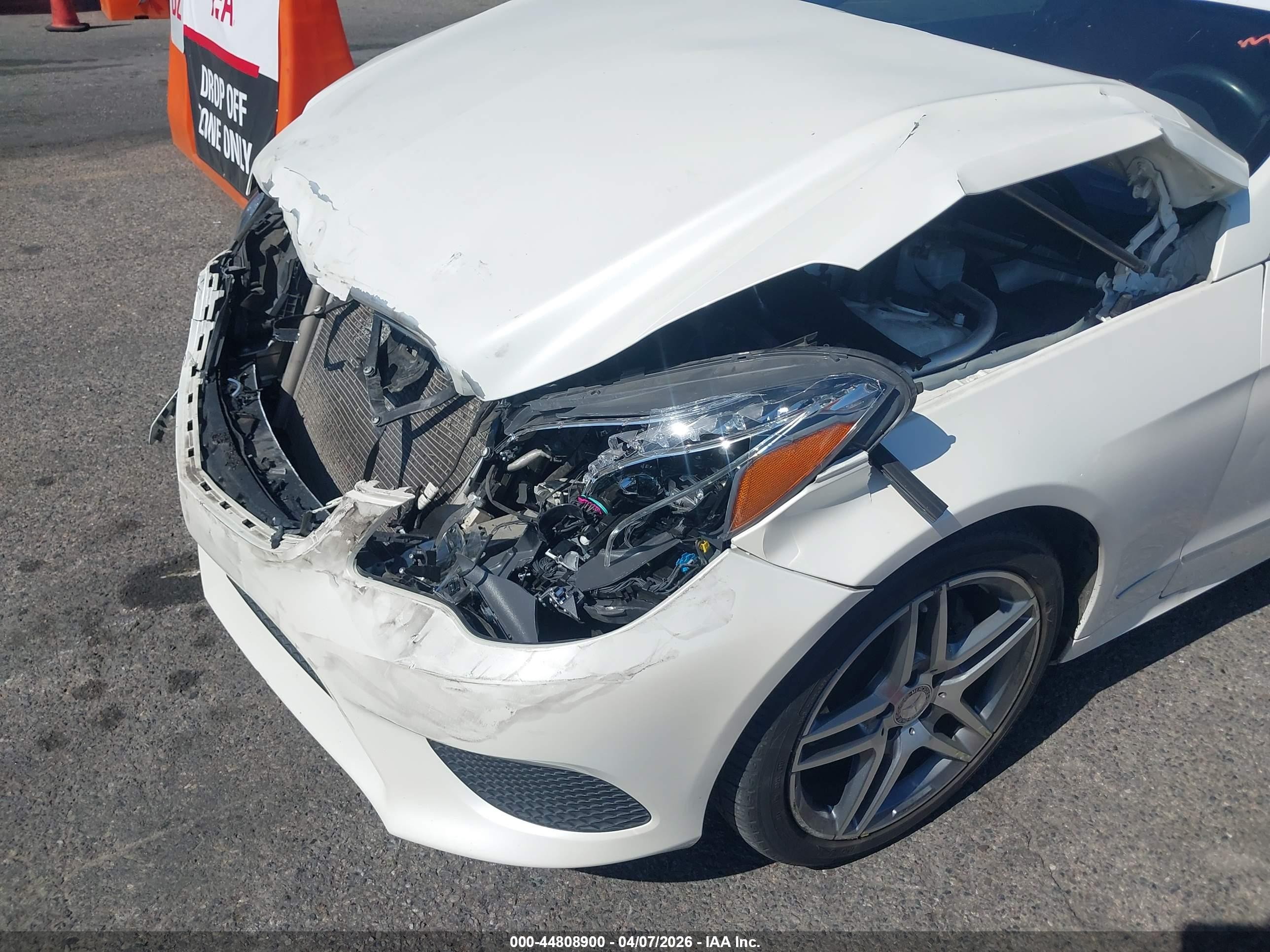 2015 Mercedes-benz E 400   White vin: WDDKK6FF3FF304954