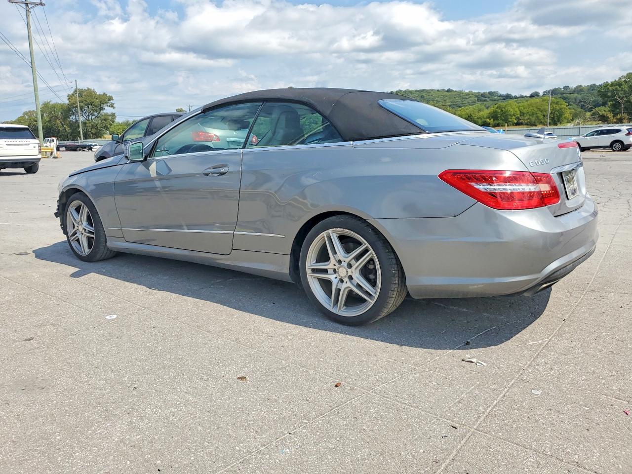 2011 Mercedes-benz E 550 Gray vin: WDDKK7CF5BF092143