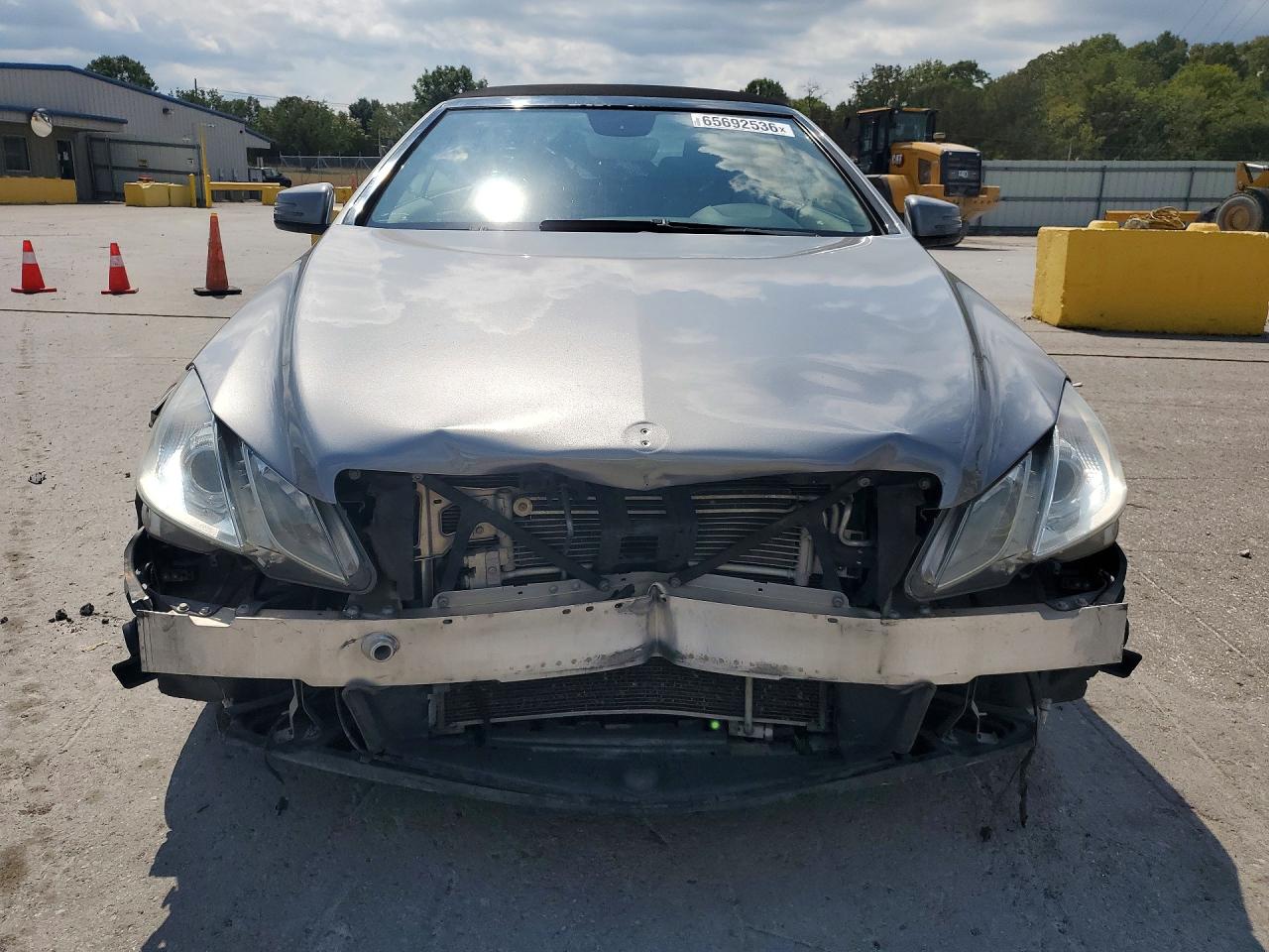 2011 Mercedes-benz E 550 Gray vin: WDDKK7CF5BF092143