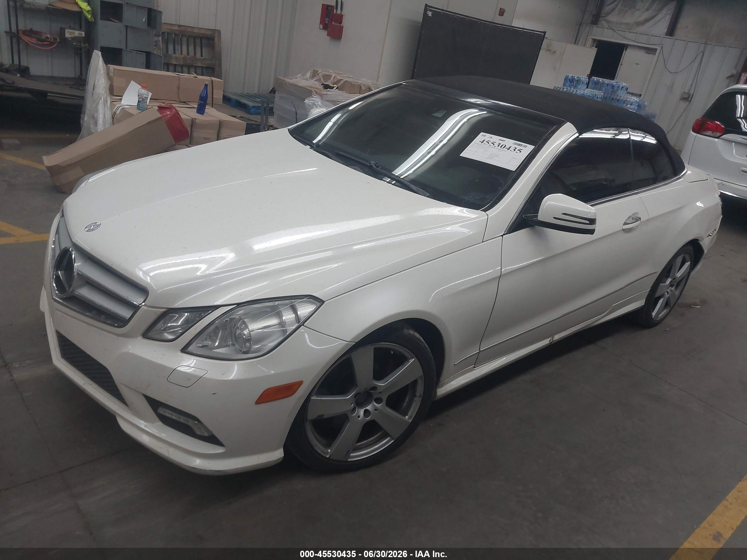 2011 Mercedes-benz E 550   White vin: WDDKK7CF8BF071609