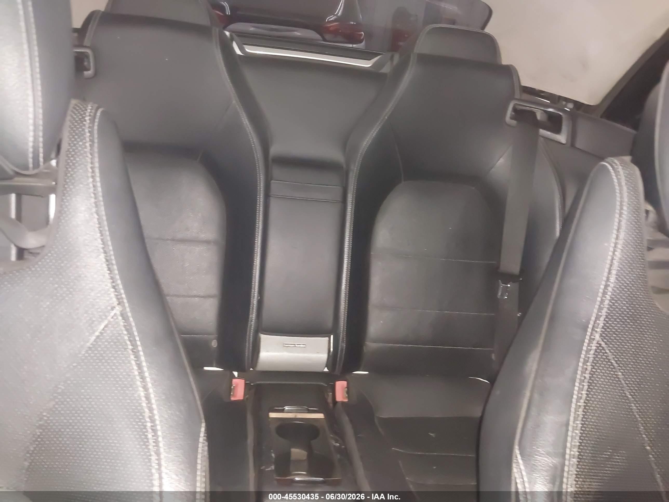 2011 Mercedes-benz E 550   White vin: WDDKK7CF8BF071609
