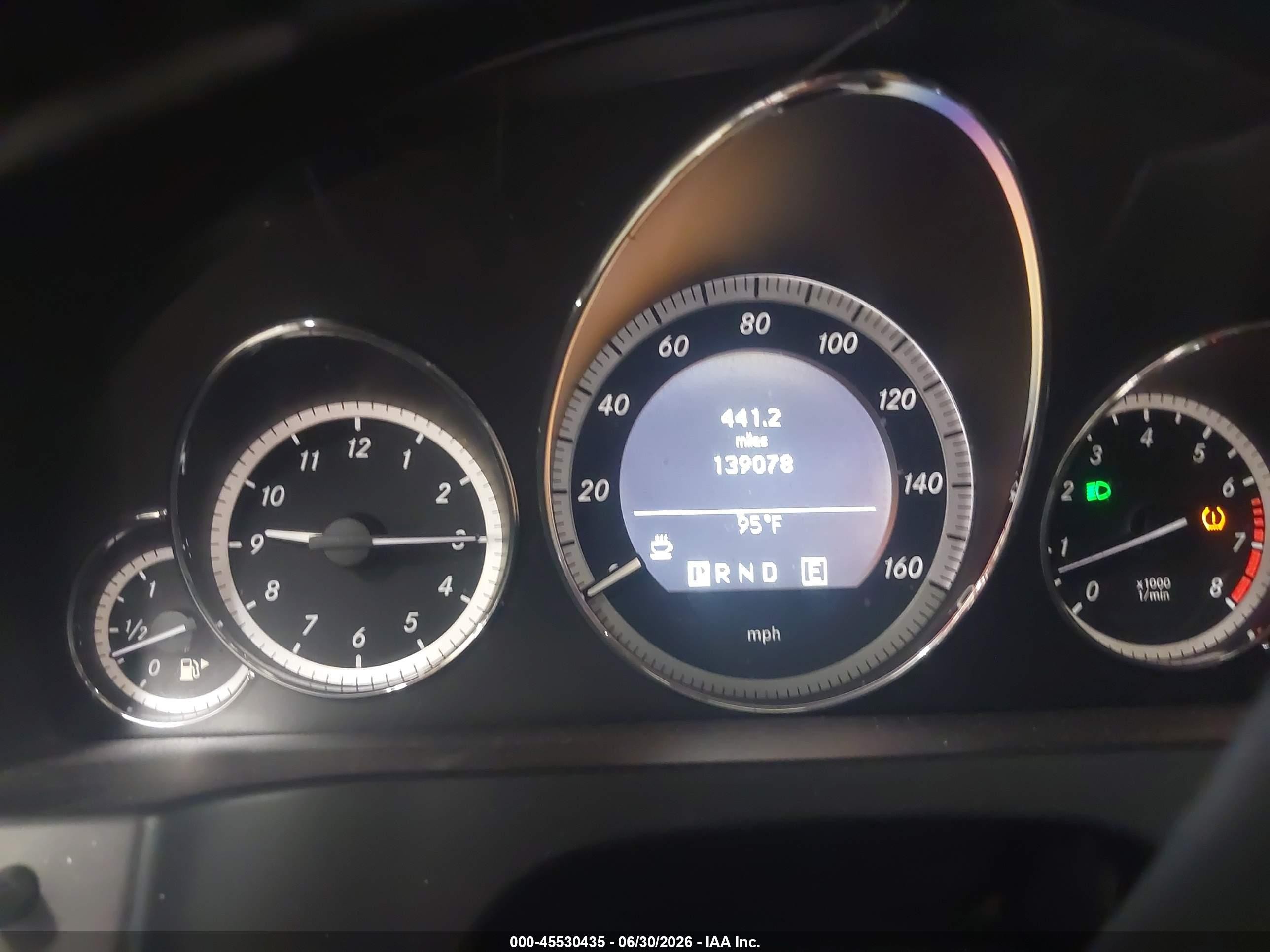 2011 Mercedes-benz E 550   White vin: WDDKK7CF8BF071609