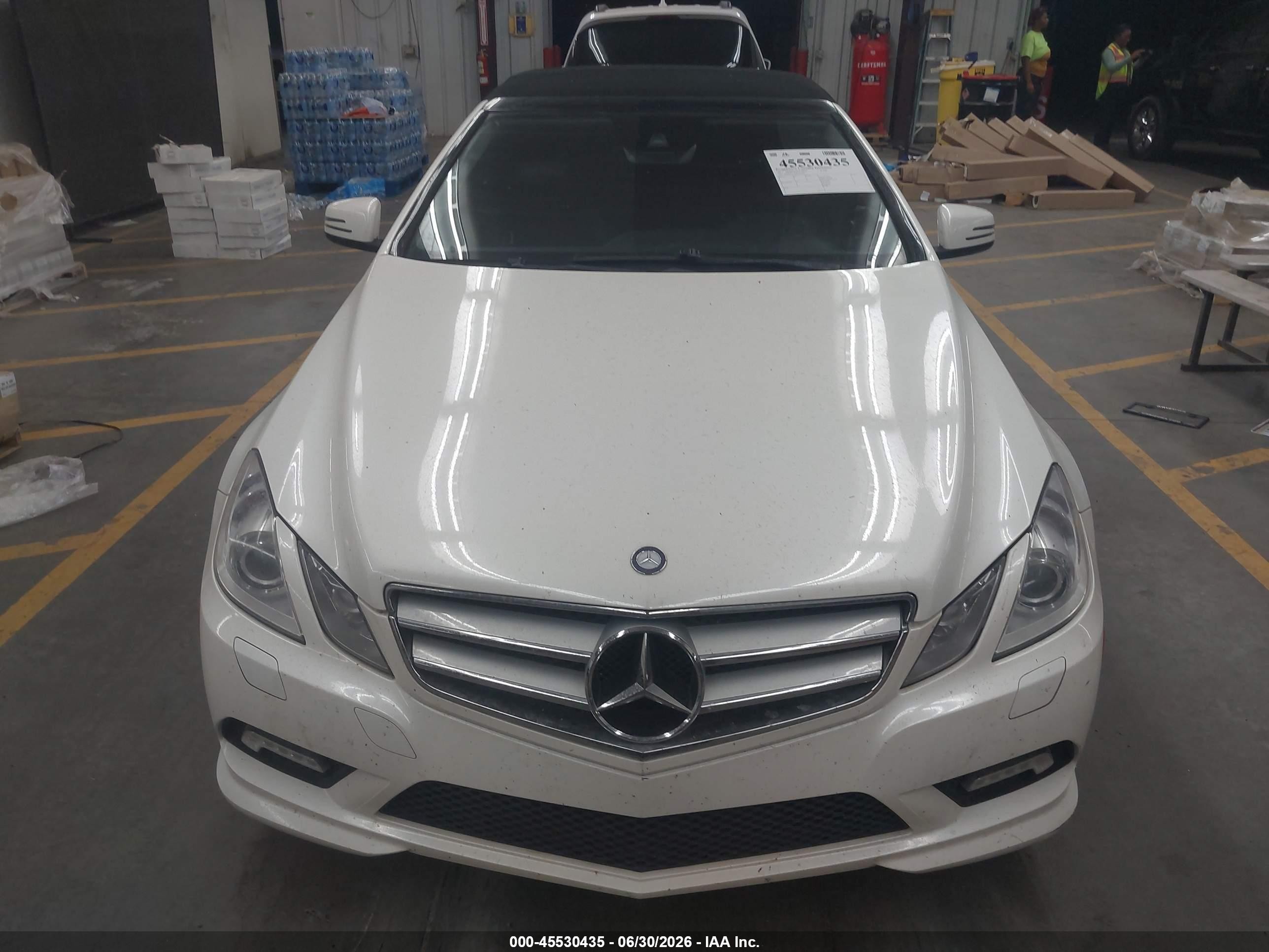2011 Mercedes-benz E 550   White vin: WDDKK7CF8BF071609
