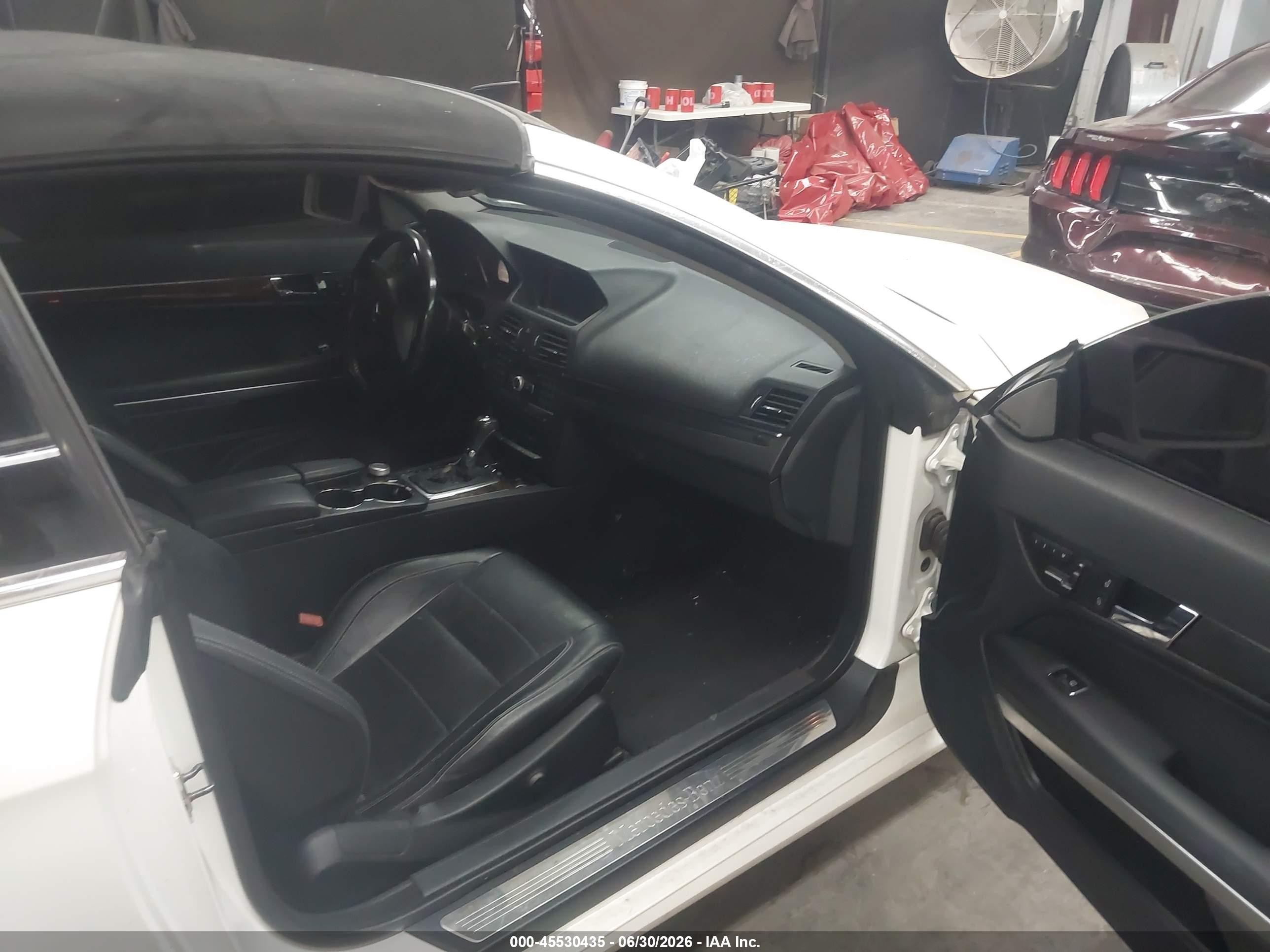 2011 Mercedes-benz E 550   White vin: WDDKK7CF8BF071609