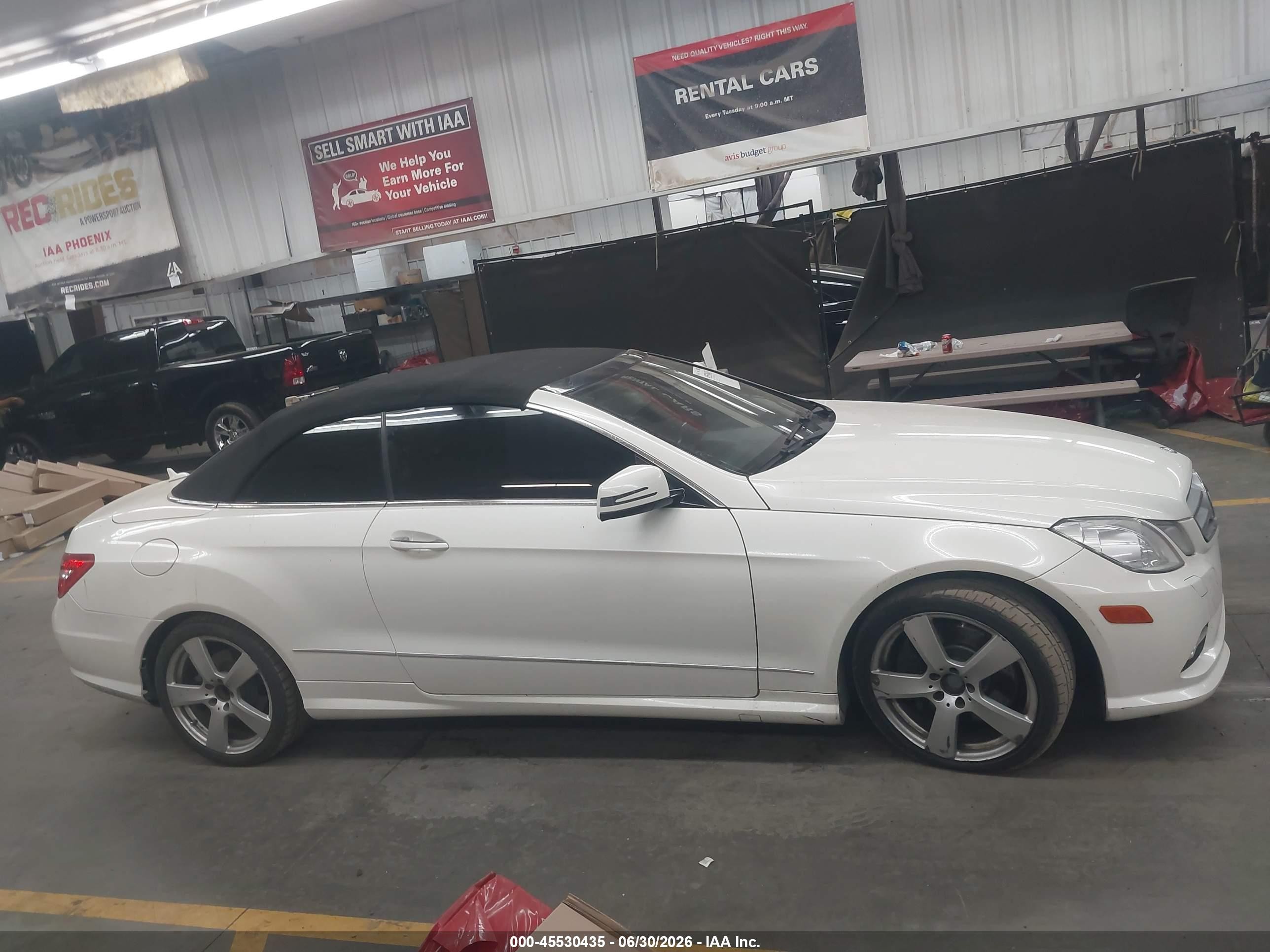 2011 Mercedes-benz E 550   White vin: WDDKK7CF8BF071609