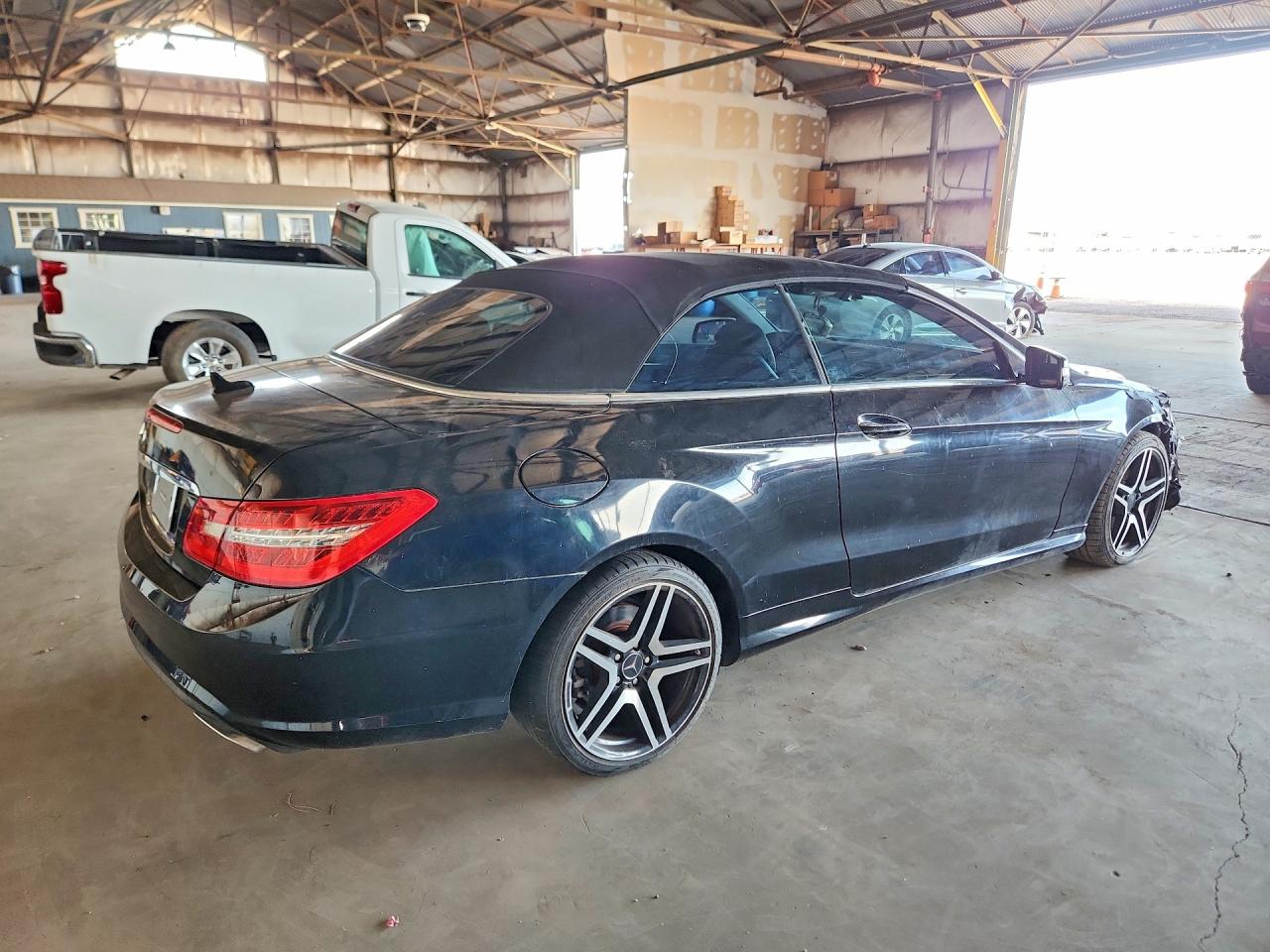 2011 Mercedes-benz E 550 Черный vin: WDDKK7CF9BF094073