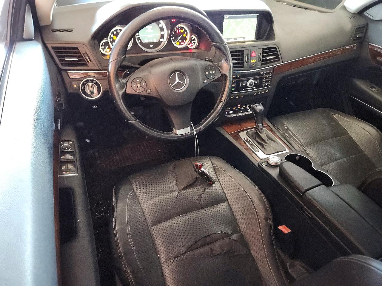 2011 Mercedes-benz E 550 Черный vin: WDDKK7CF9BF094073
