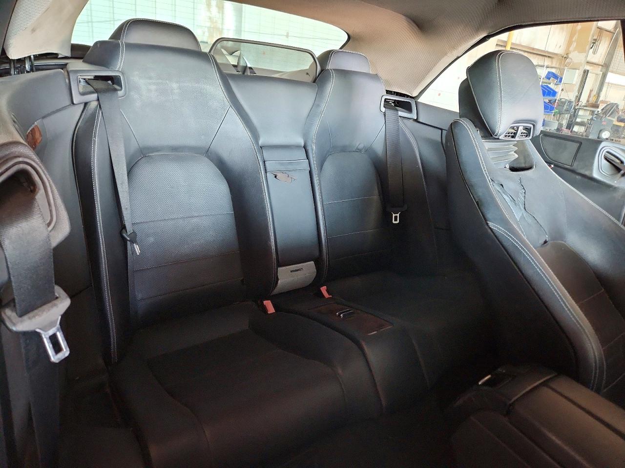 2011 Mercedes-benz E 550 Черный vin: WDDKK7CF9BF094073