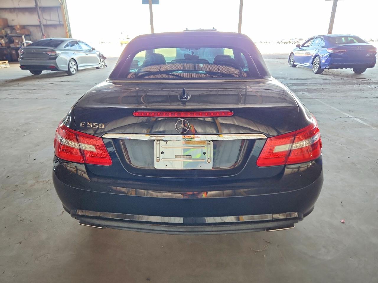 2011 Mercedes-benz E 550 Черный vin: WDDKK7CF9BF094073