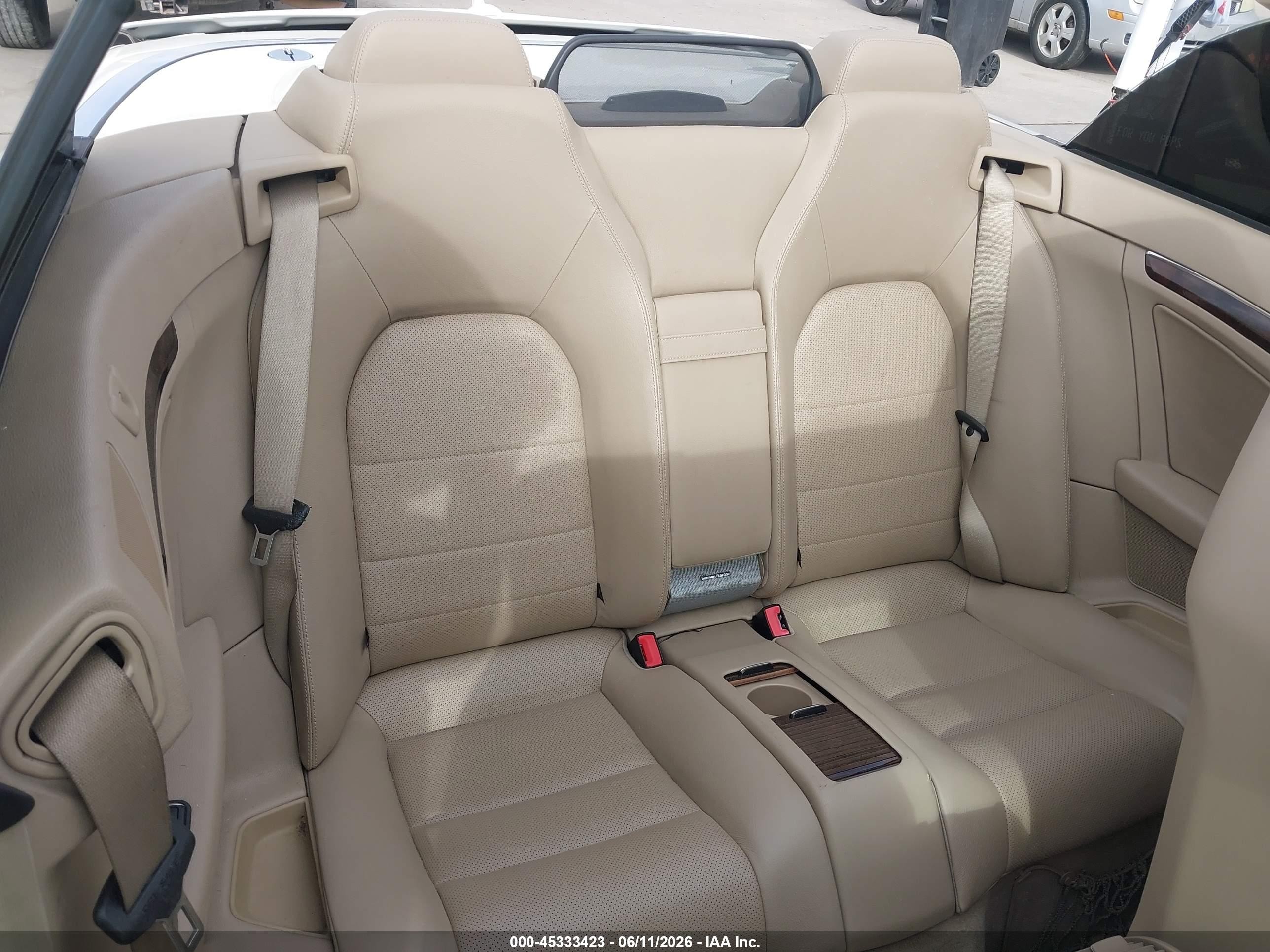 2013 Mercedes-benz E 550   White vin: WDDKK7DF2DF213647
