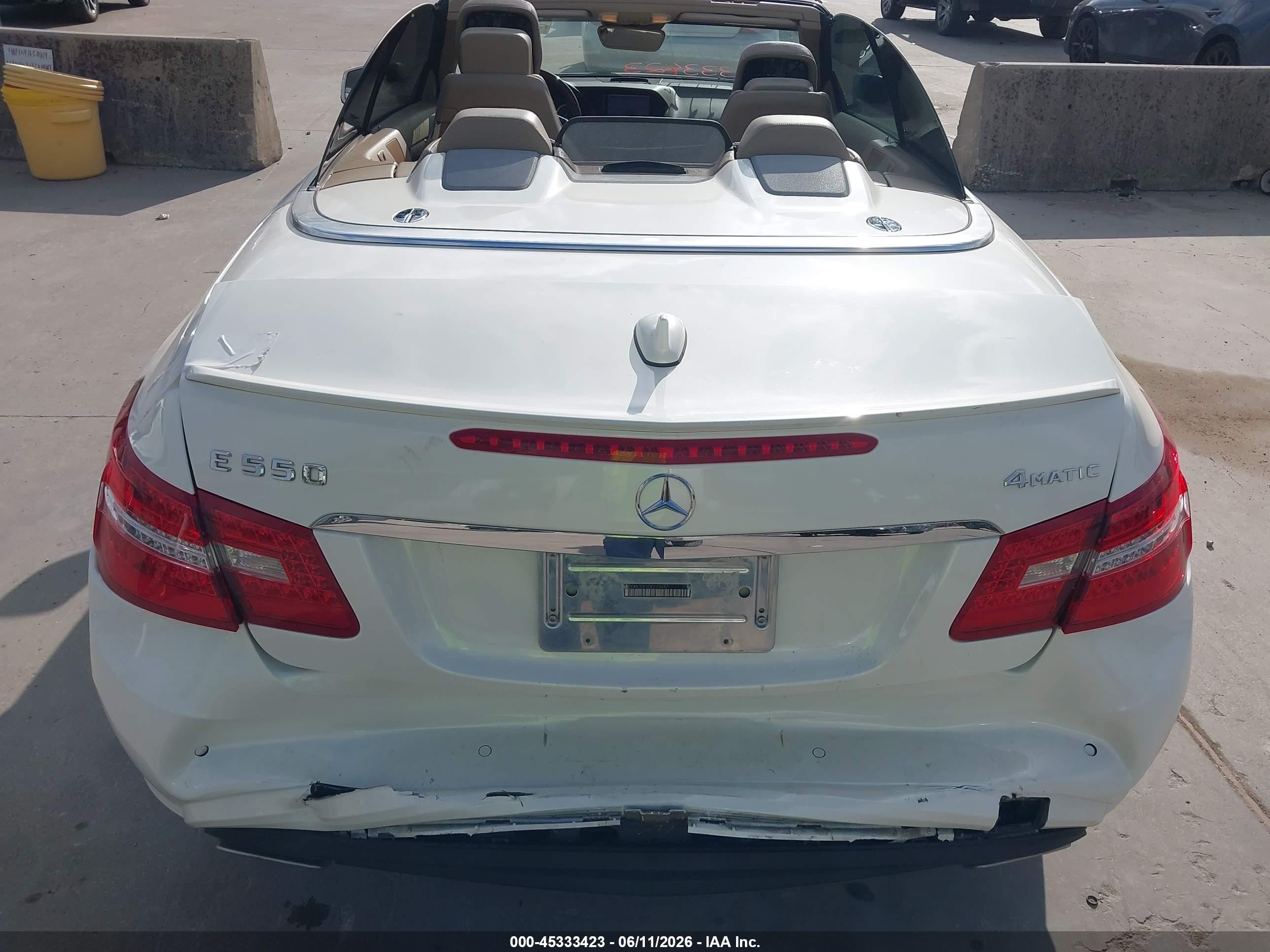 2013 Mercedes-benz E 550   White vin: WDDKK7DF2DF213647