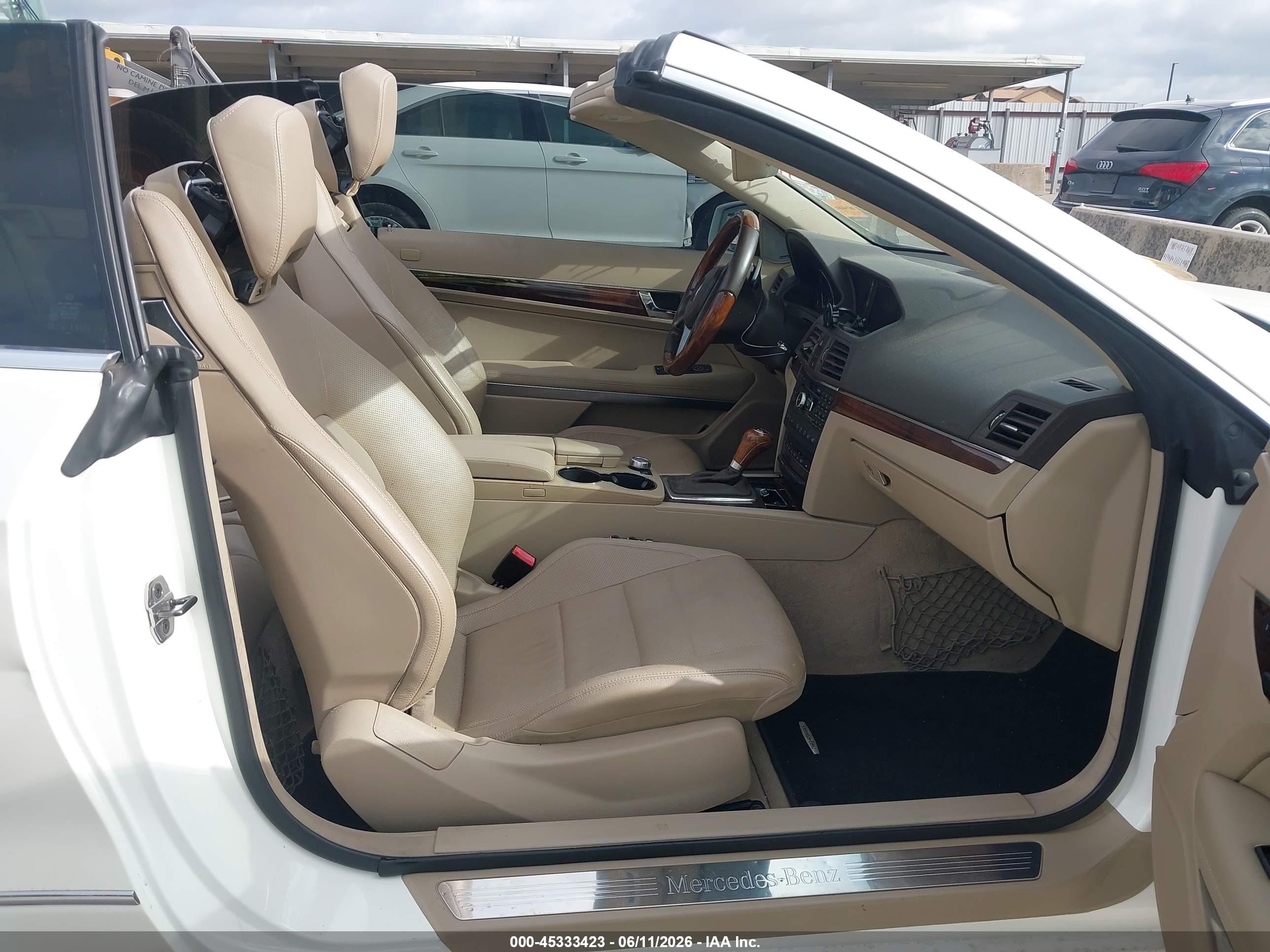 2013 Mercedes-benz E 550   White vin: WDDKK7DF2DF213647