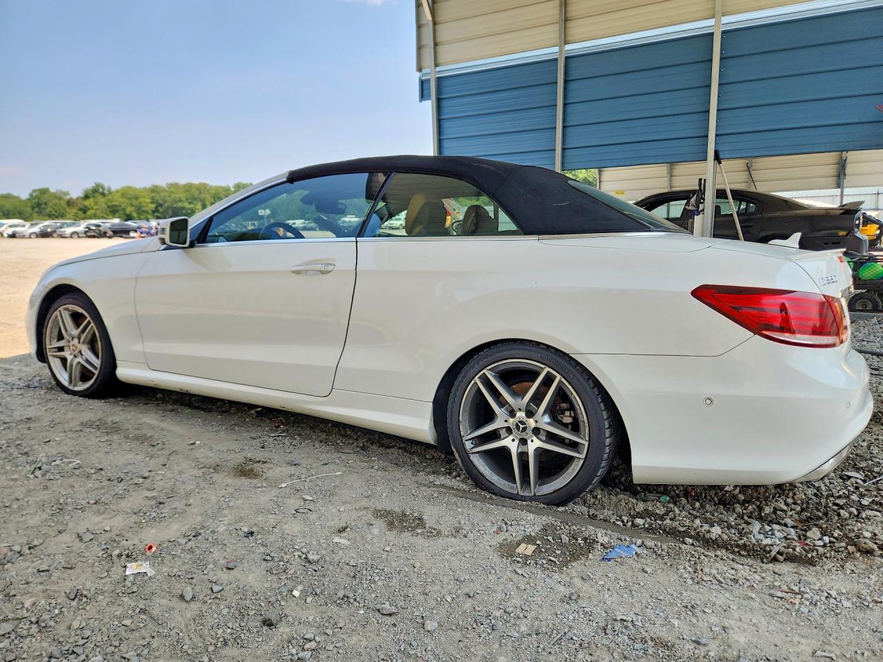 2014 Mercedes-benz E 550 White vin: WDDKK7DF5EF252105