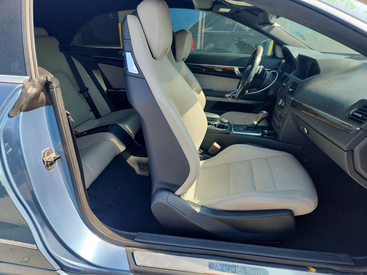 2012 Mercedes-benz E 550 Синий vin: WDDKK7DF7CF150608