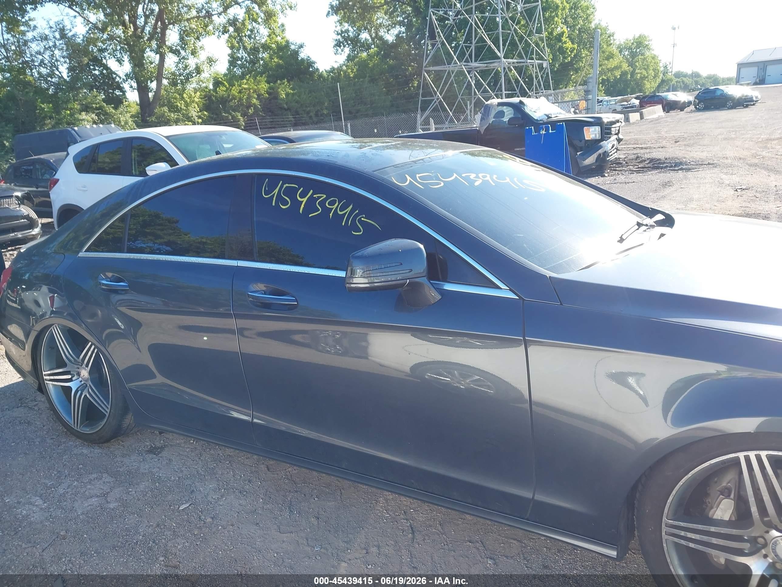 2013 Mercedes-benz Cls 550   Серый vin: WDDLJ7DB0DA064690