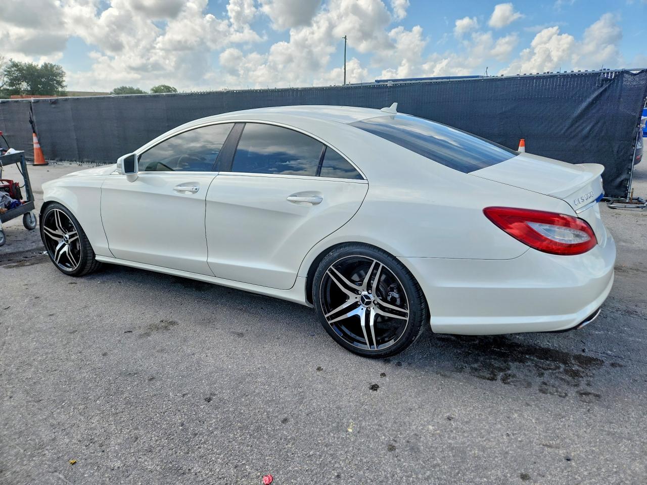 2013 Mercedes-benz Cls 550 White vin: WDDLJ7DB1DA072913