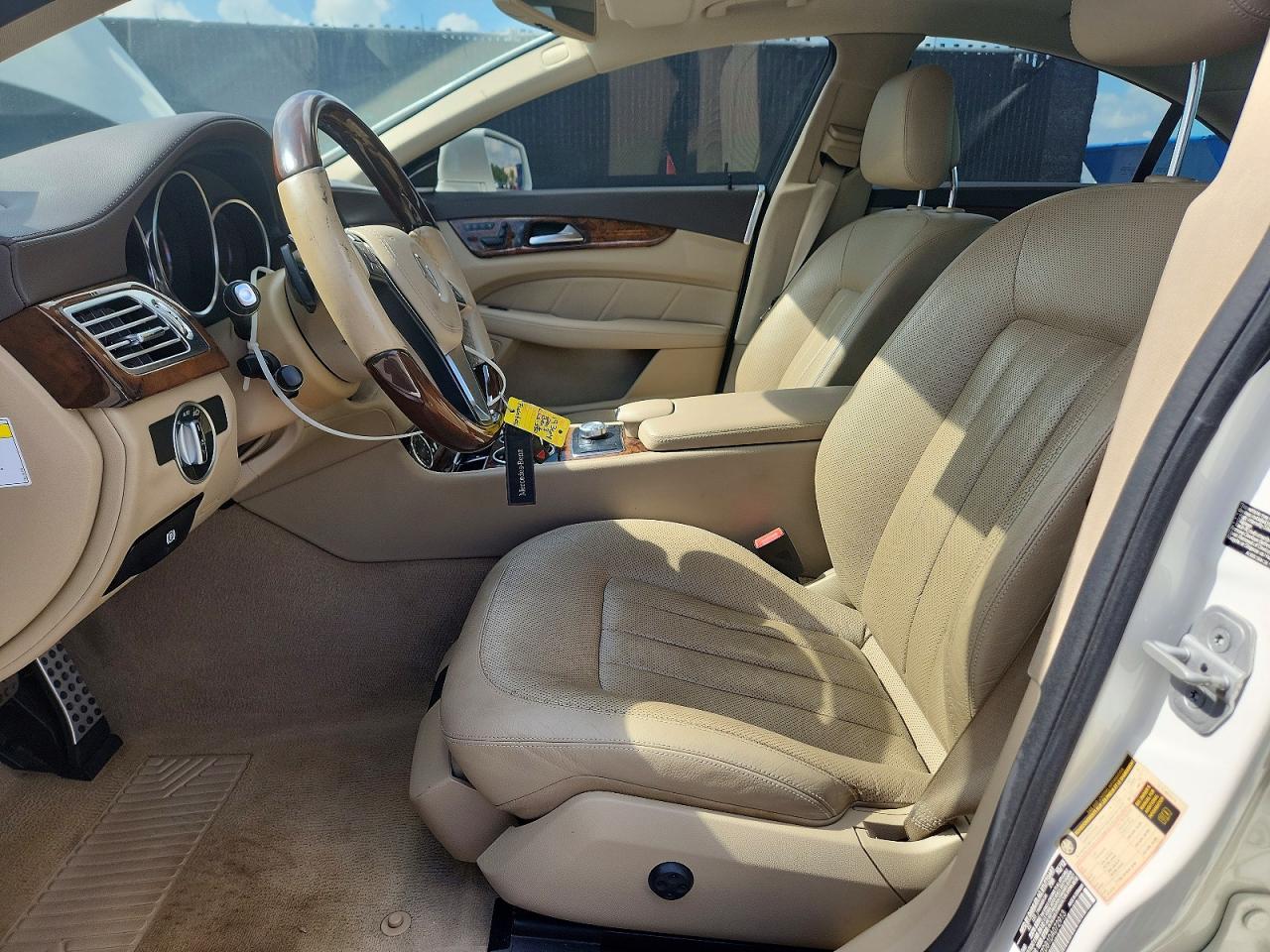 2013 Mercedes-benz Cls 550 White vin: WDDLJ7DB1DA072913