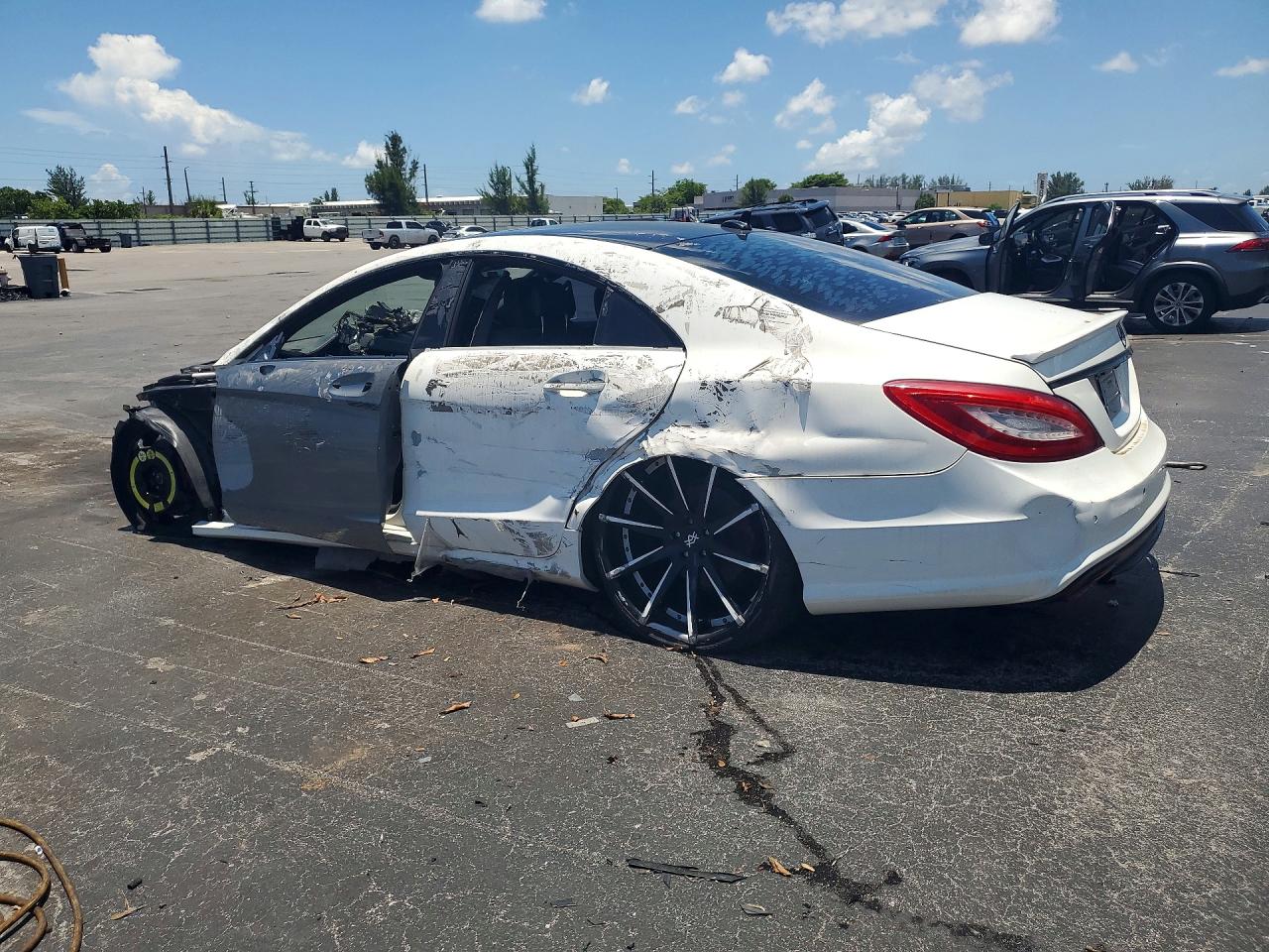 2012 Mercedes-benz Cls 550 White vin: WDDLJ7DB2CA007910