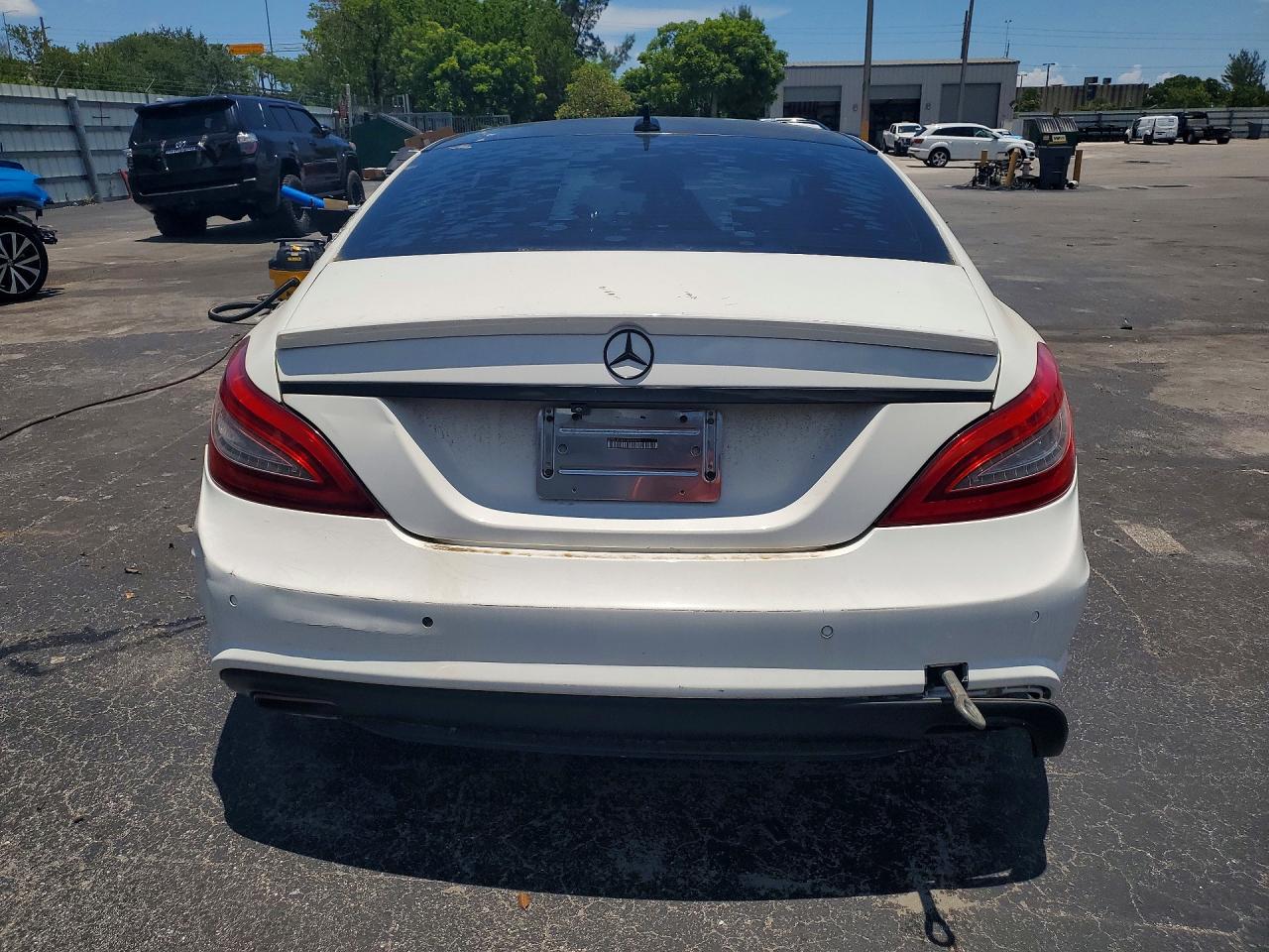 2012 Mercedes-benz Cls 550 White vin: WDDLJ7DB2CA007910