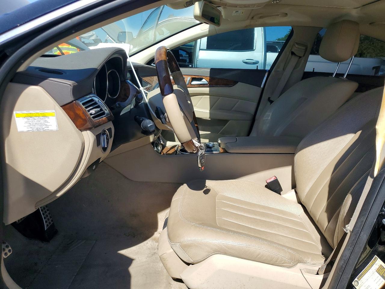 2012 Mercedes-benz Cls 550 Black vin: WDDLJ7DB2CA011066