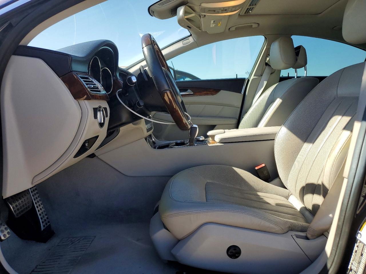 2014 Mercedes-benz Cls 550 Blue vin: WDDLJ7DB2EA119934