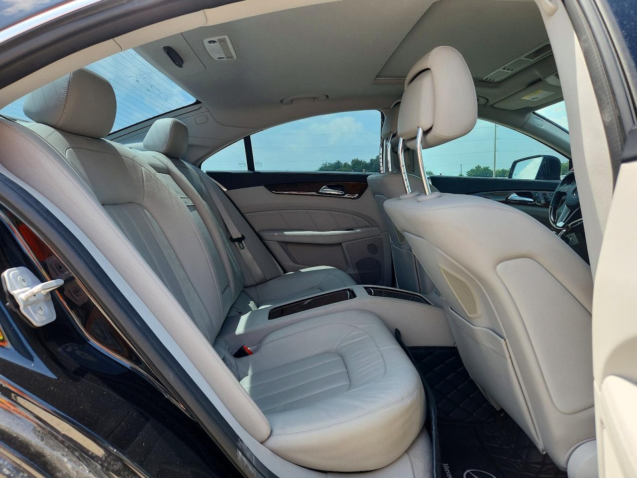 2014 Mercedes-benz Cls 550 Black vin: WDDLJ7DB2EA122851