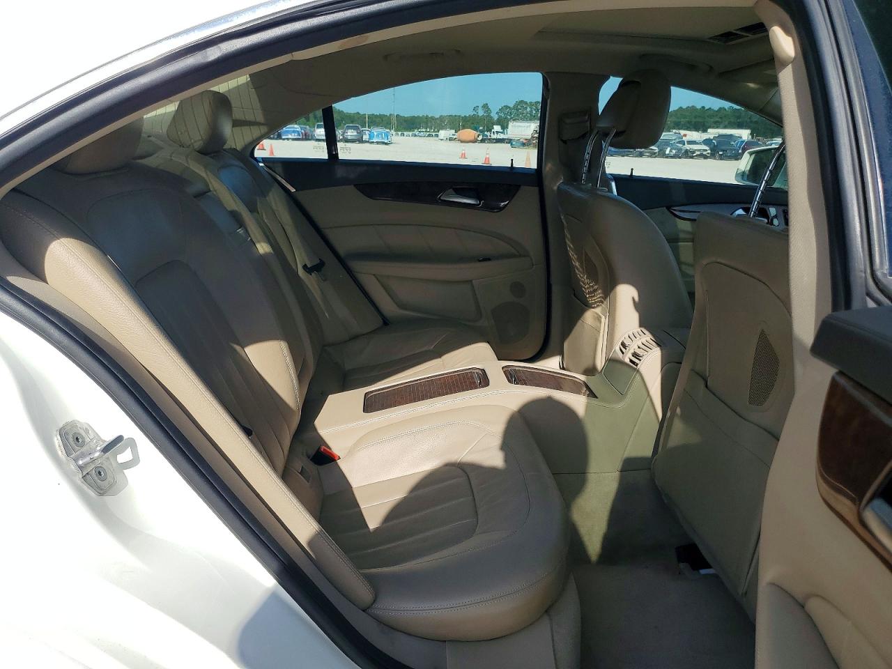 2012 Mercedes-benz Cls 550 White vin: WDDLJ7DB3CA028331