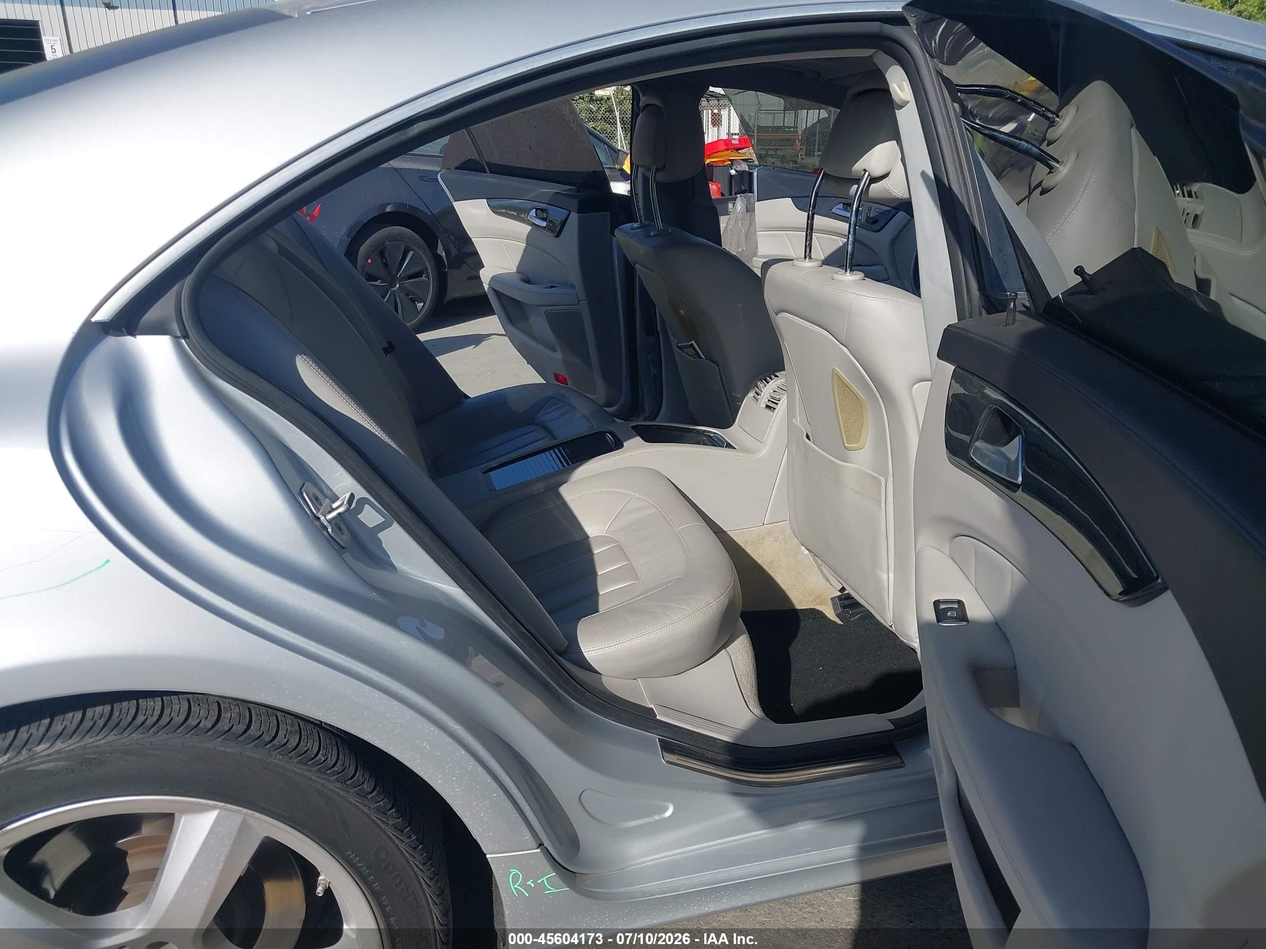 2012 Mercedes-benz Cls 550   Silver vin: WDDLJ7DB3CA040740