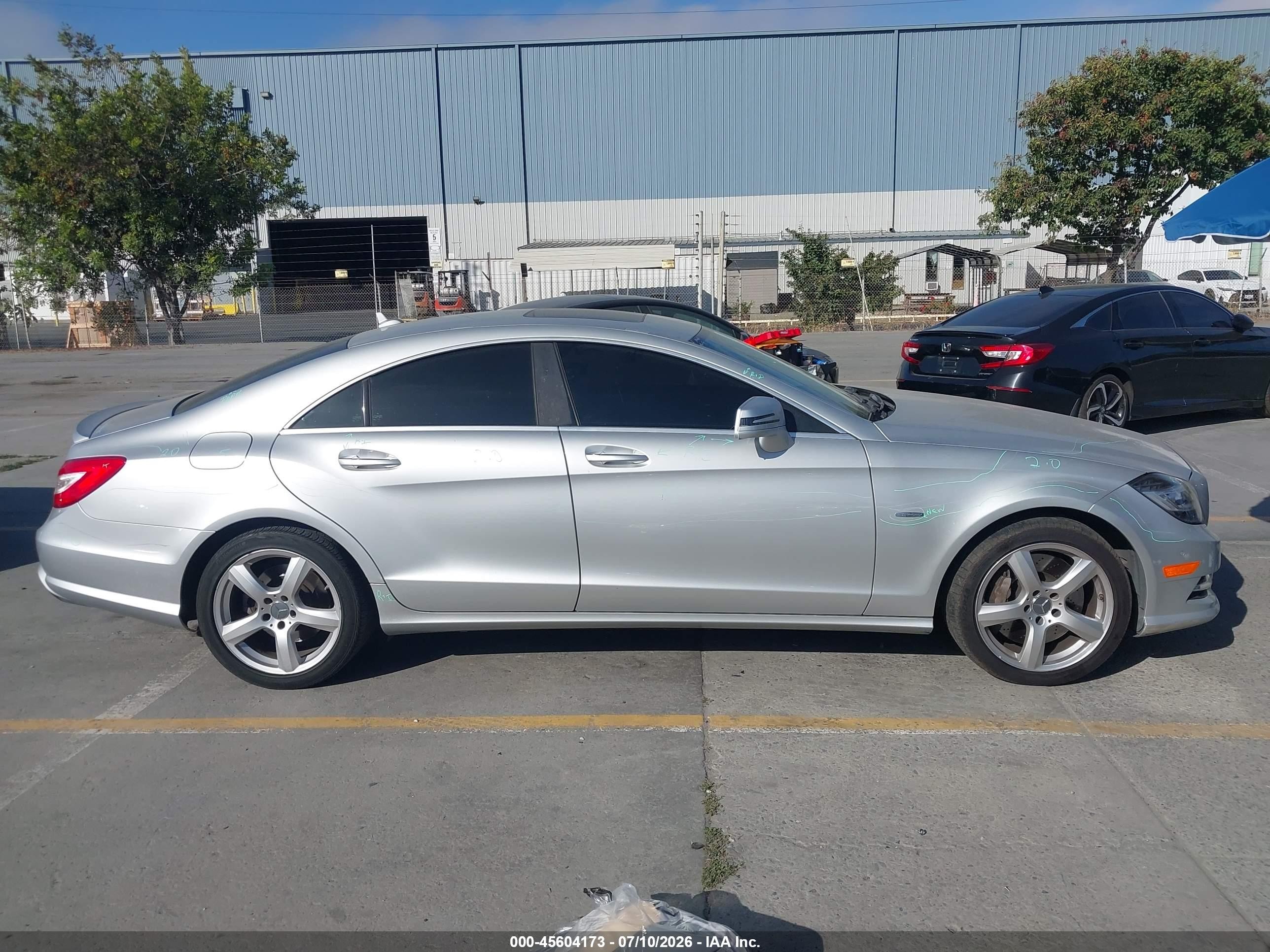 2012 Mercedes-benz Cls 550   Silver vin: WDDLJ7DB3CA040740
