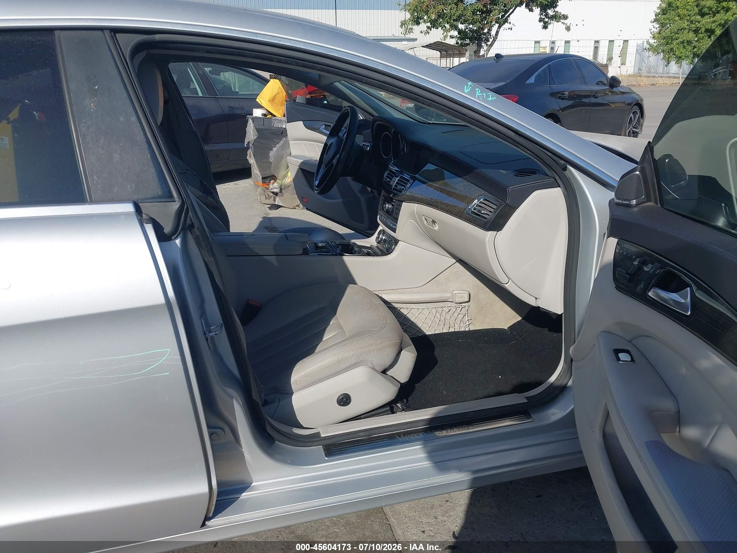 2012 Mercedes-benz Cls 550   Silver vin: WDDLJ7DB3CA040740
