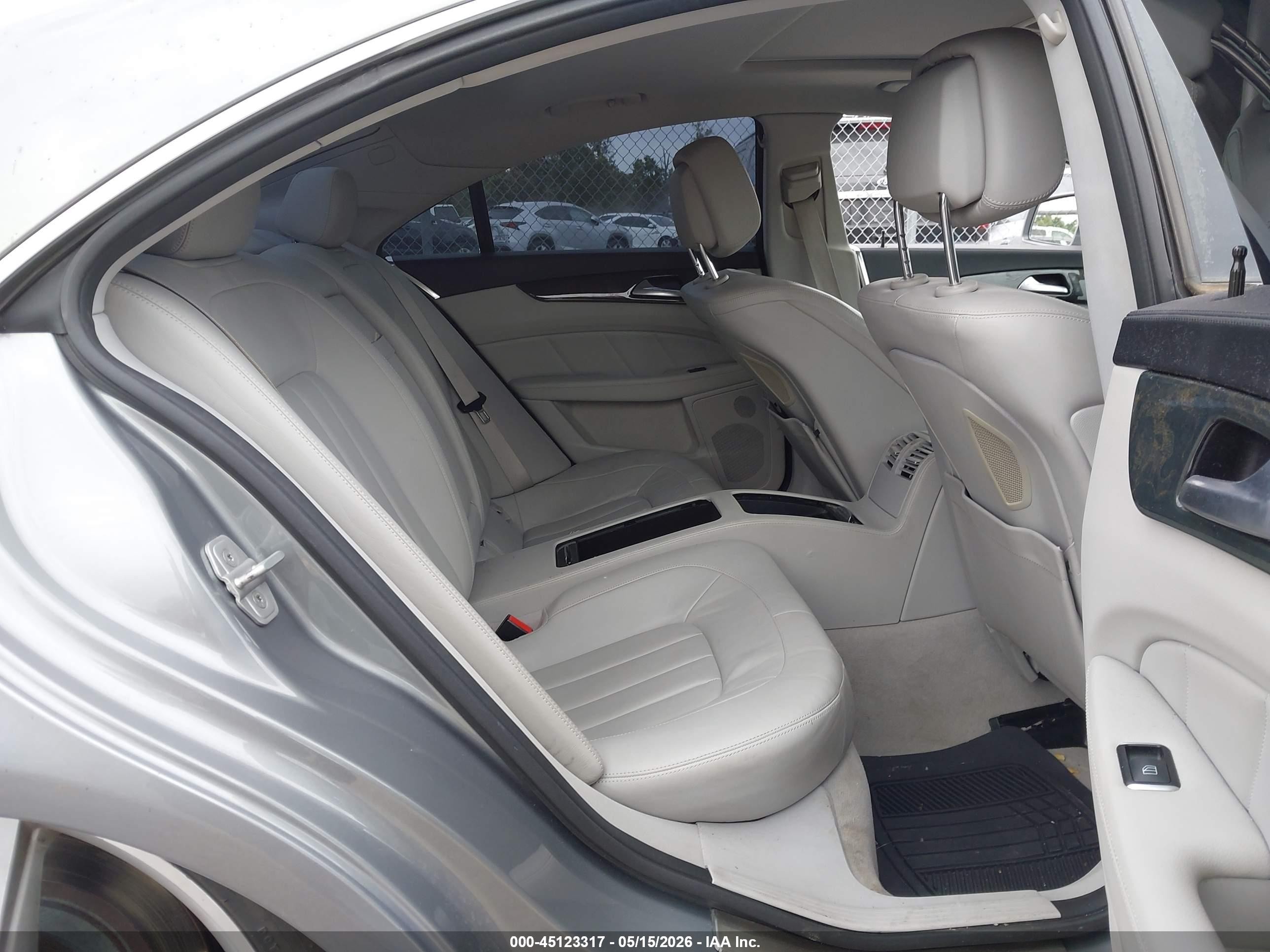 2014 Mercedes-benz Cls 550   Silver vin: WDDLJ7DB3EA100101