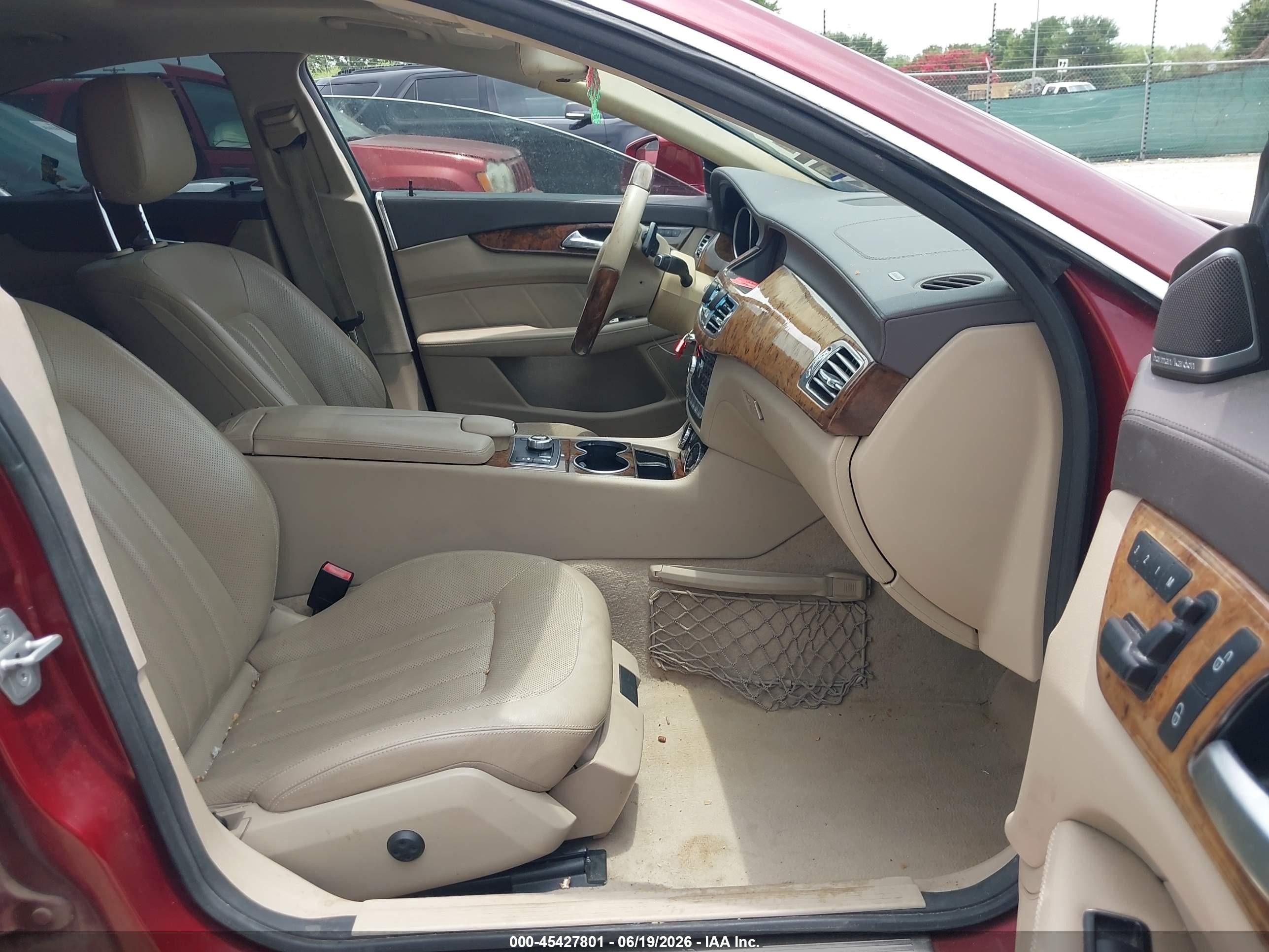 2013 Mercedes-benz Cls 550   Burgundy vin: WDDLJ7DB4DA058049