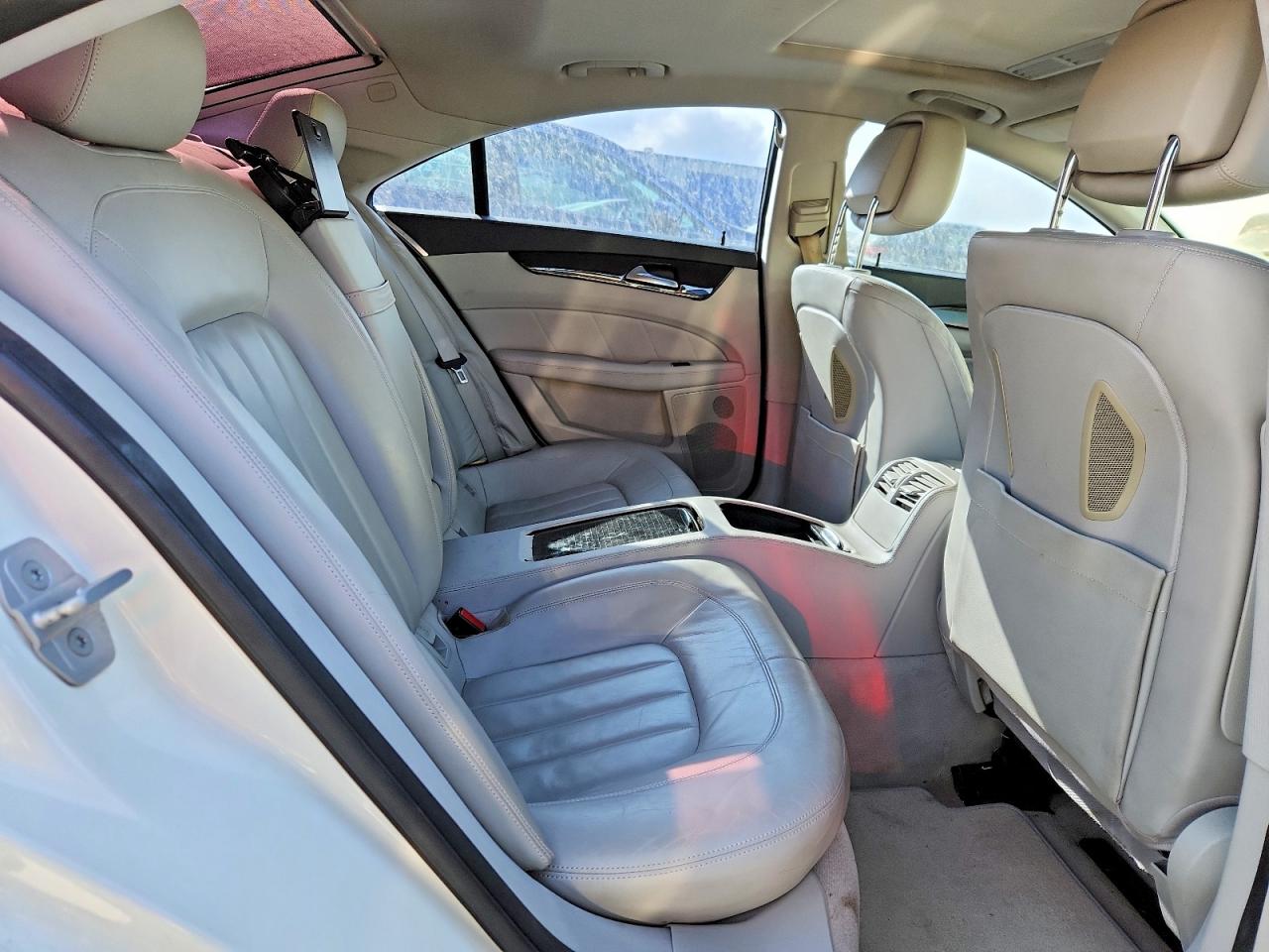2012 Mercedes-benz Cls 550 White vin: WDDLJ7DB7CA015842