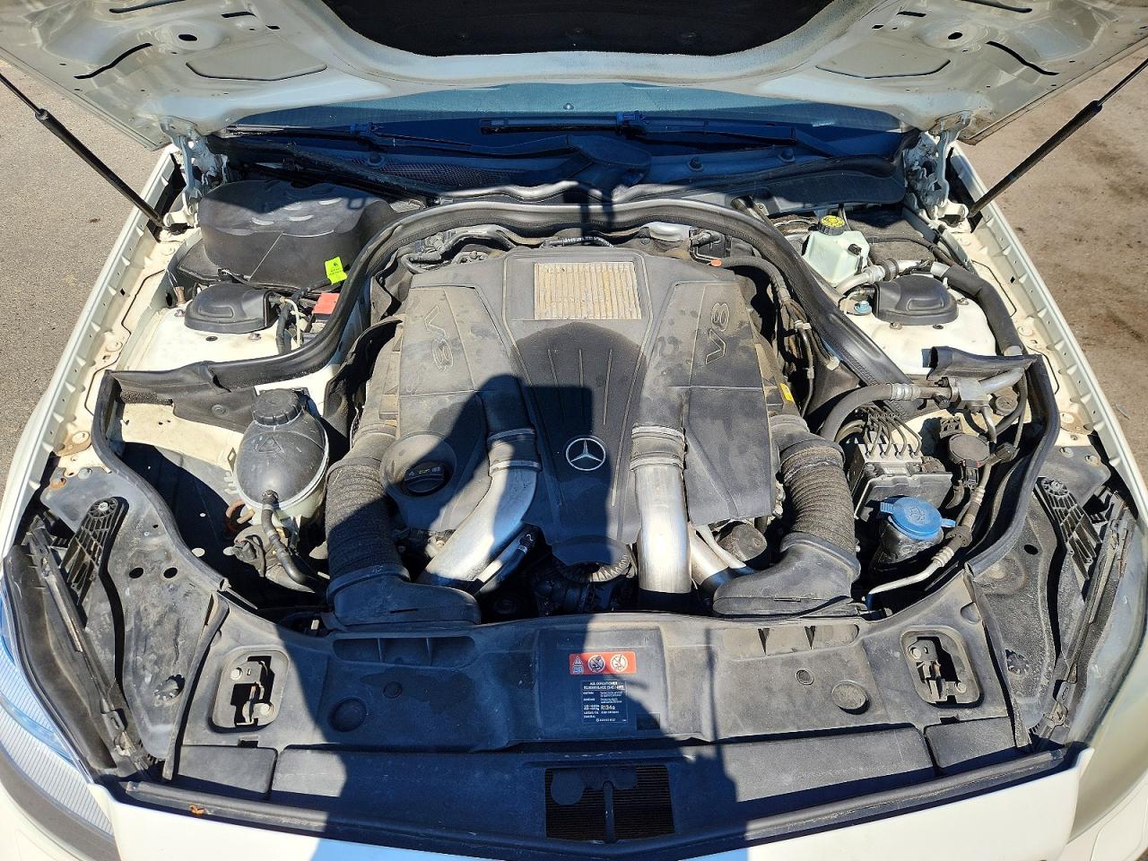 2012 Mercedes-benz Cls 550 White vin: WDDLJ7DB8CA022816