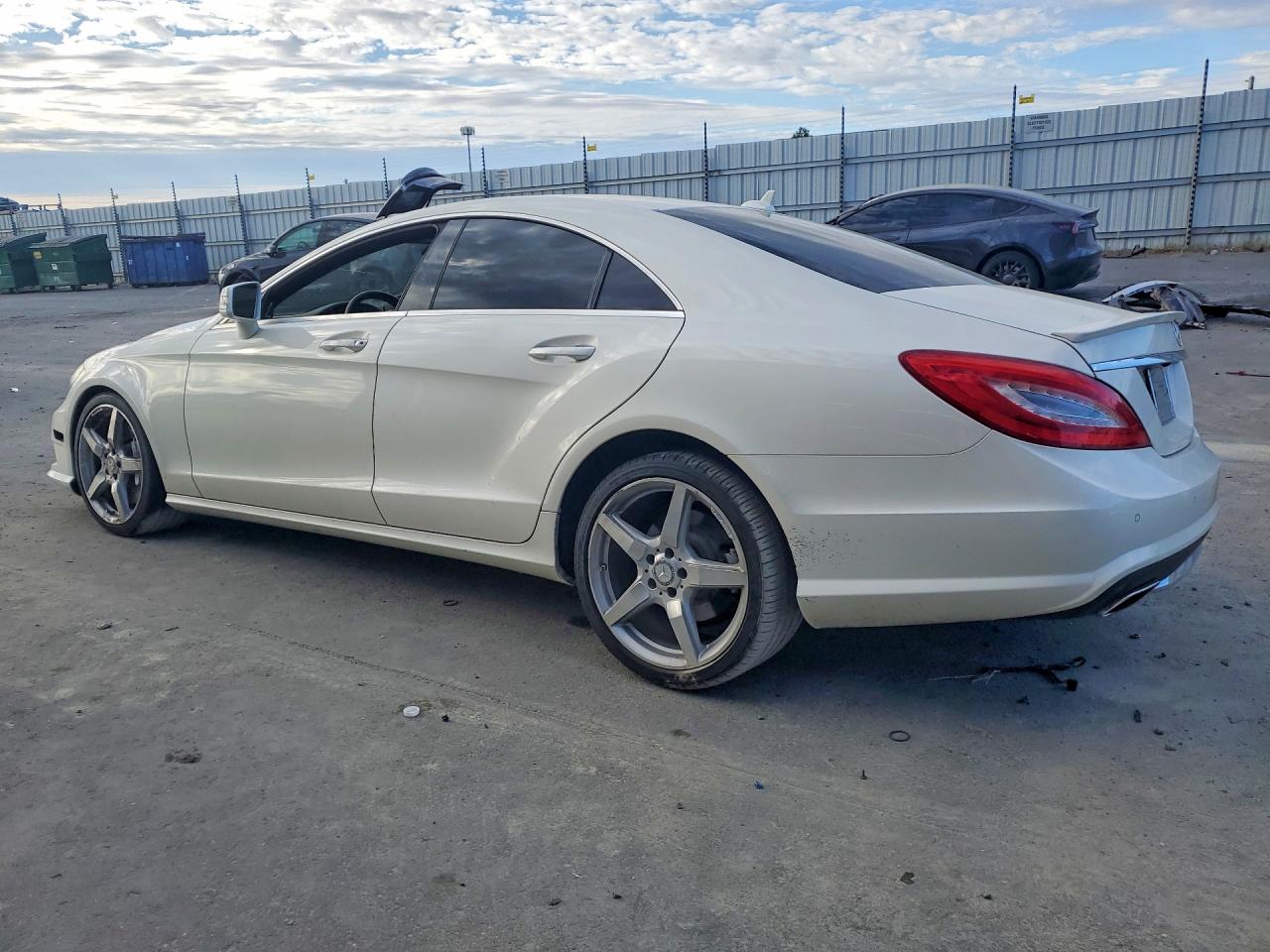 2012 Mercedes-benz Cls 550 White vin: WDDLJ7DB8CA028017