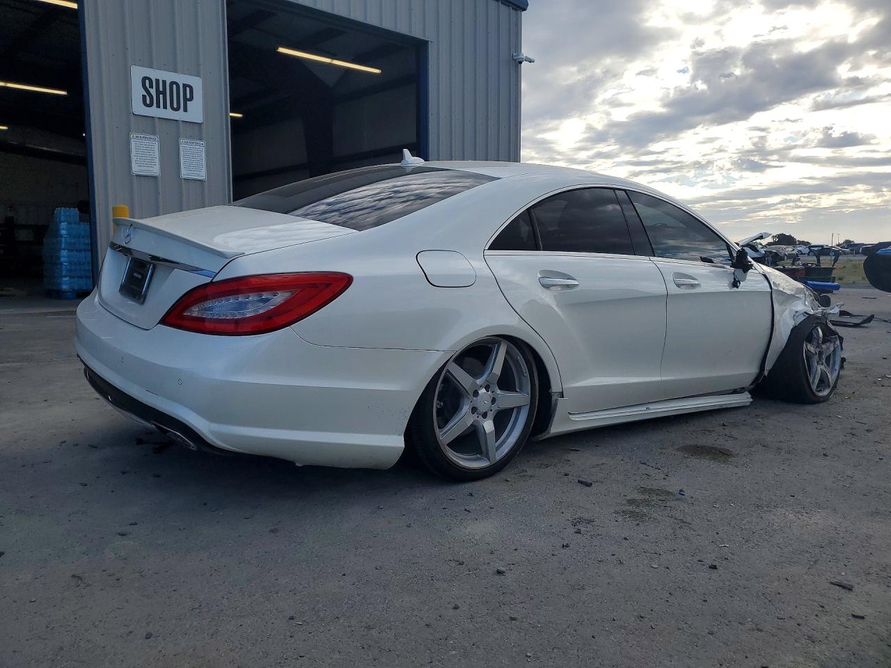 2012 Mercedes-benz Cls 550 White vin: WDDLJ7DB8CA028017