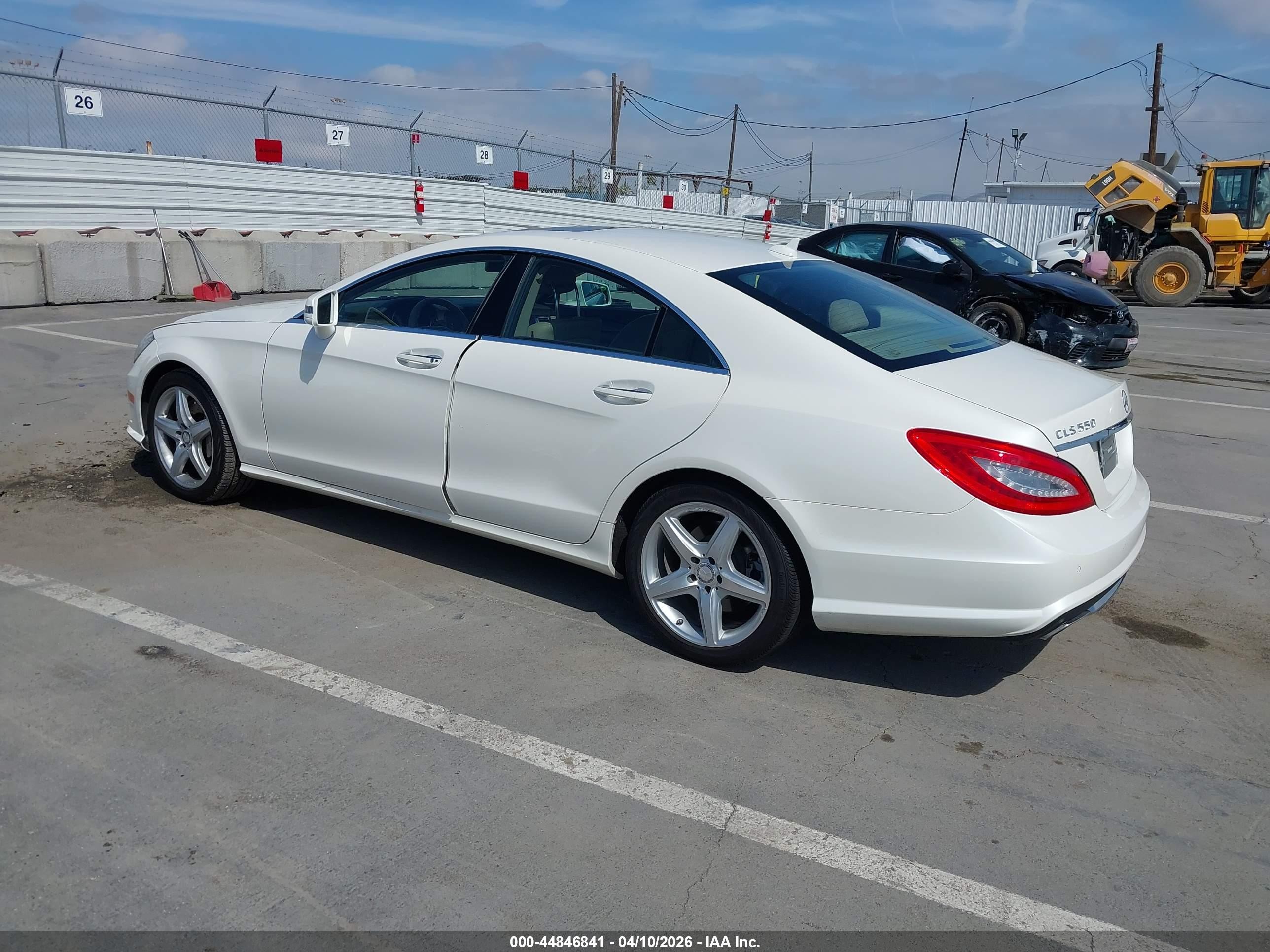 2013 Mercedes-benz Cls 550   White vin: WDDLJ7DB8DA063397