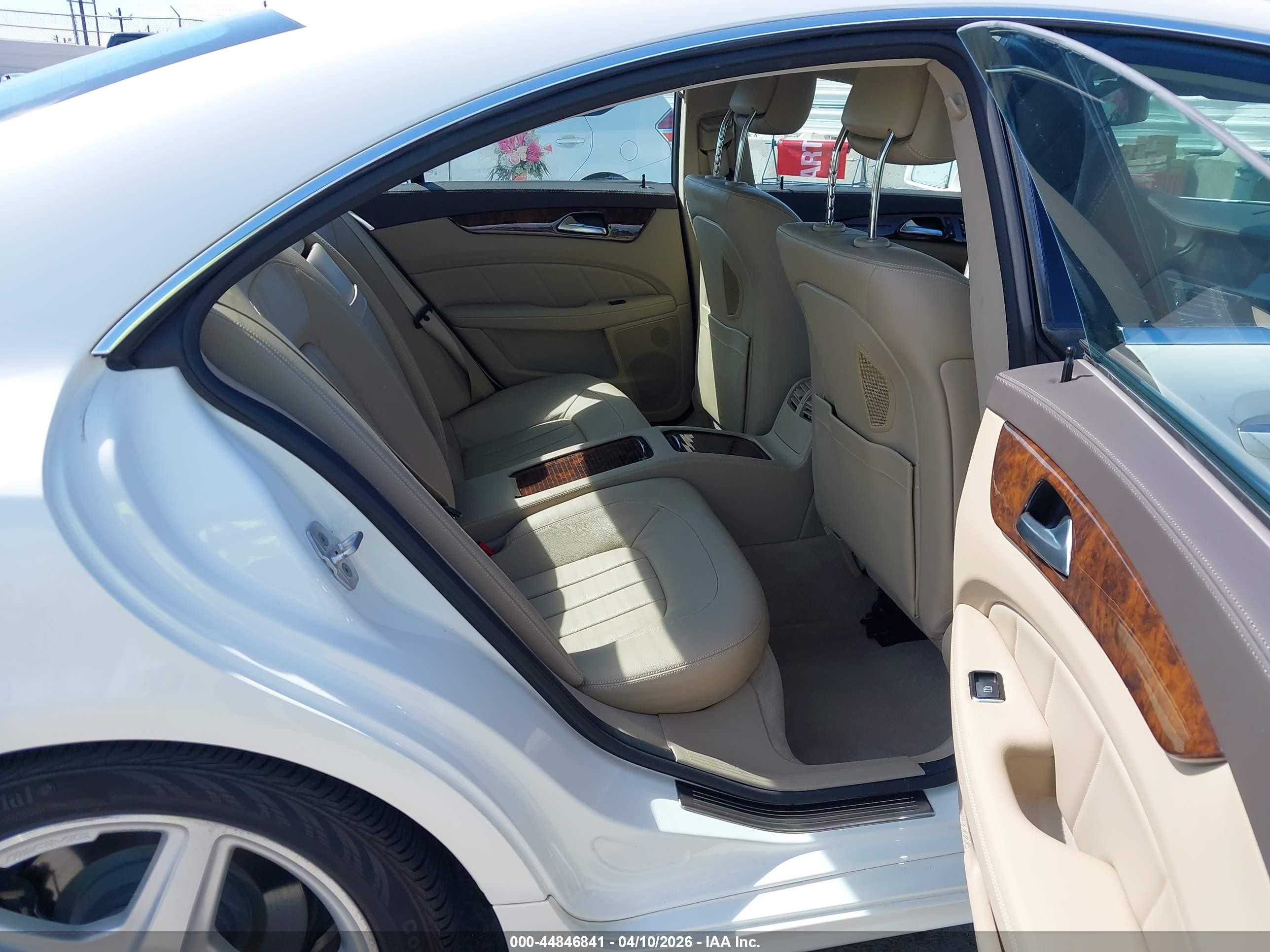 2013 Mercedes-benz Cls 550   White vin: WDDLJ7DB8DA063397