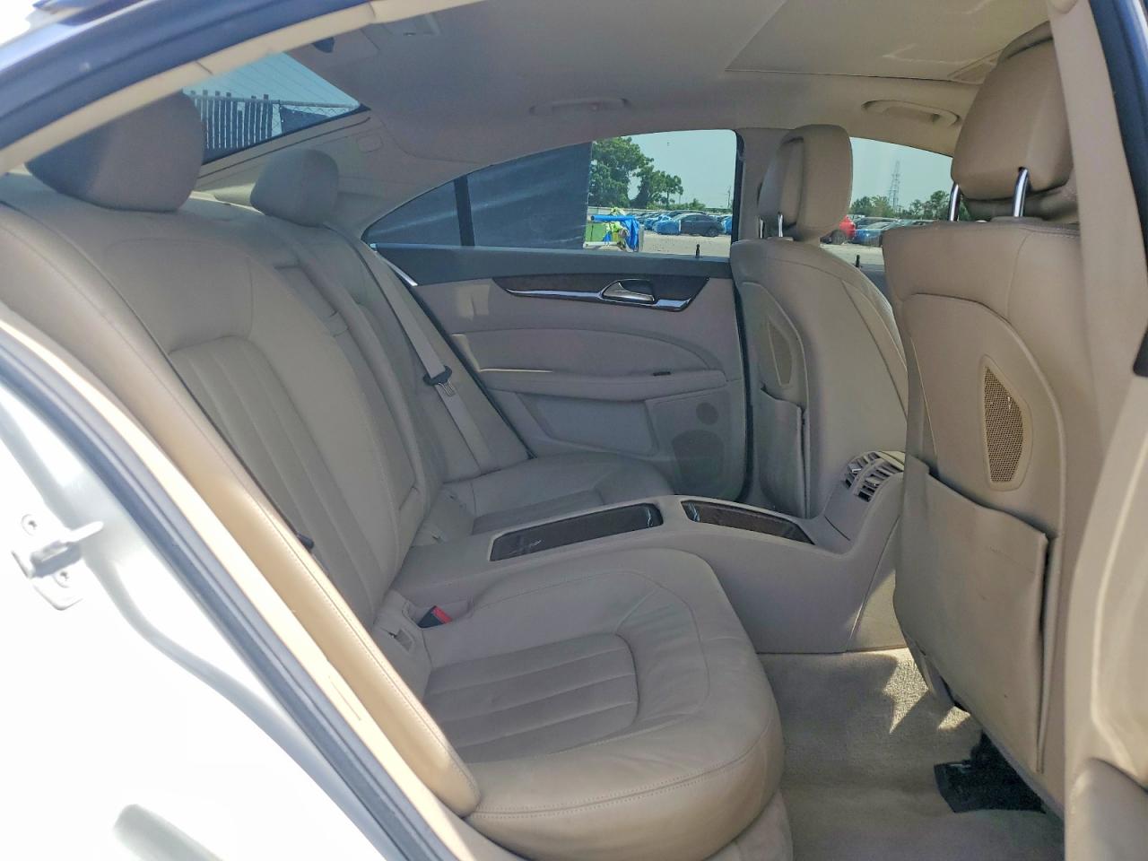 2013 Mercedes-benz Cls 550 White vin: WDDLJ7DB8DA064453