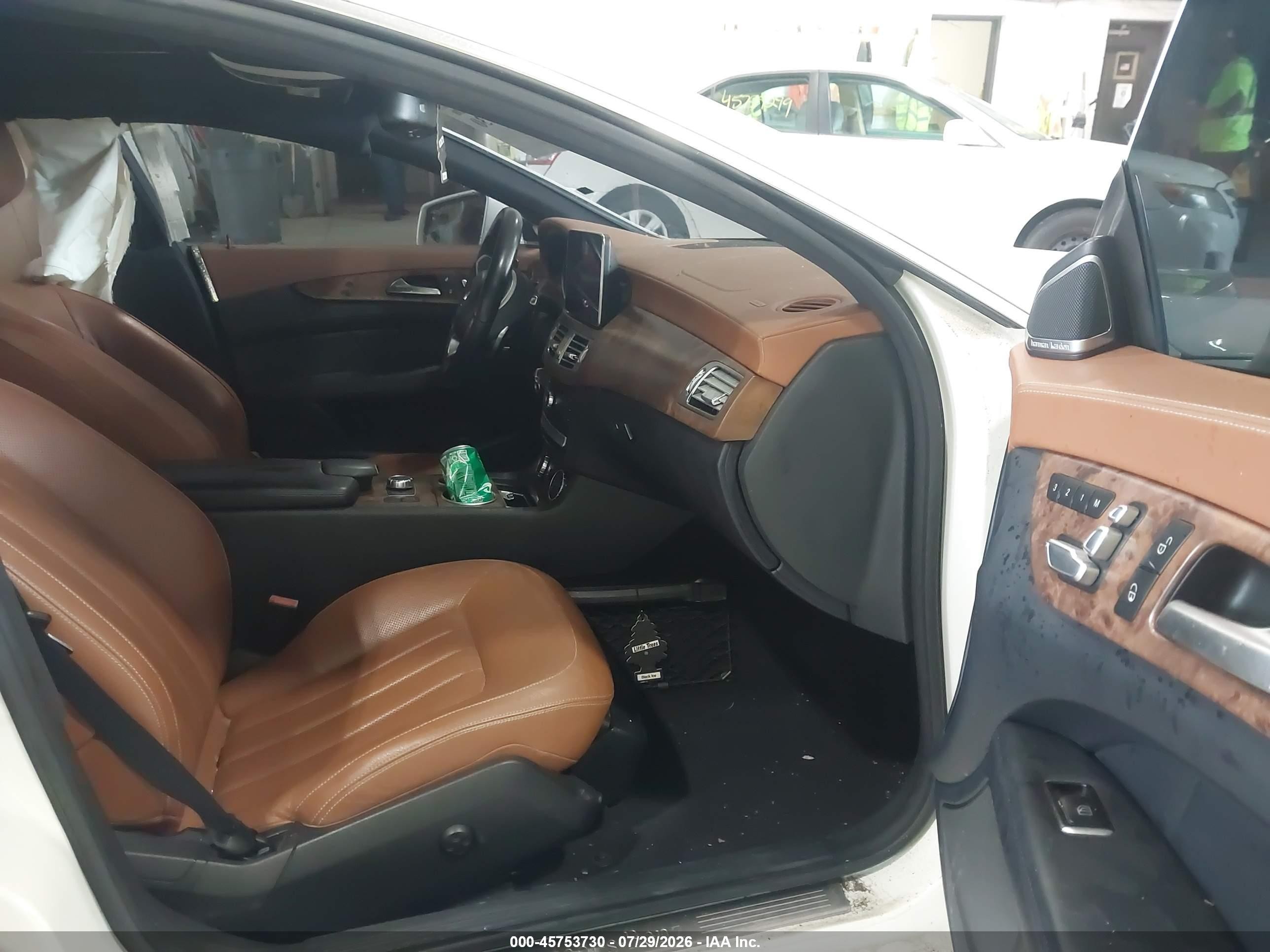 2015 Mercedes-benz Cls 550 White vin: WDDLJ7DB8FA151367