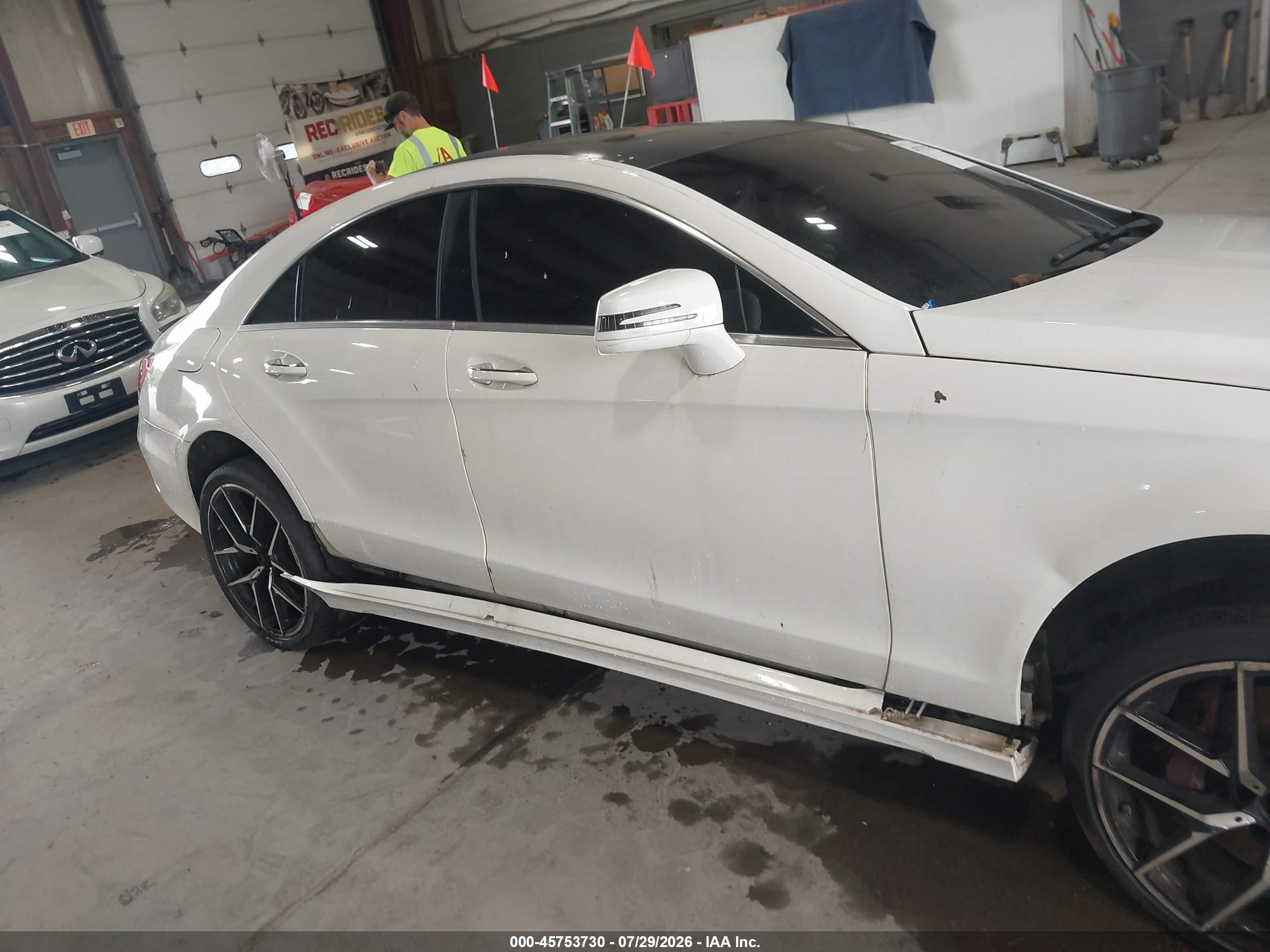 2015 Mercedes-benz Cls 550 White vin: WDDLJ7DB8FA151367