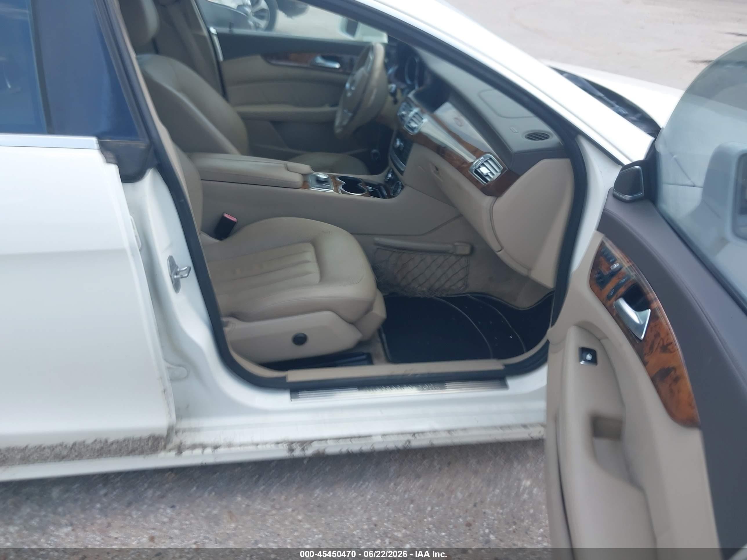 2012 Mercedes-benz Cls 550   White vin: WDDLJ7DBXCA039164