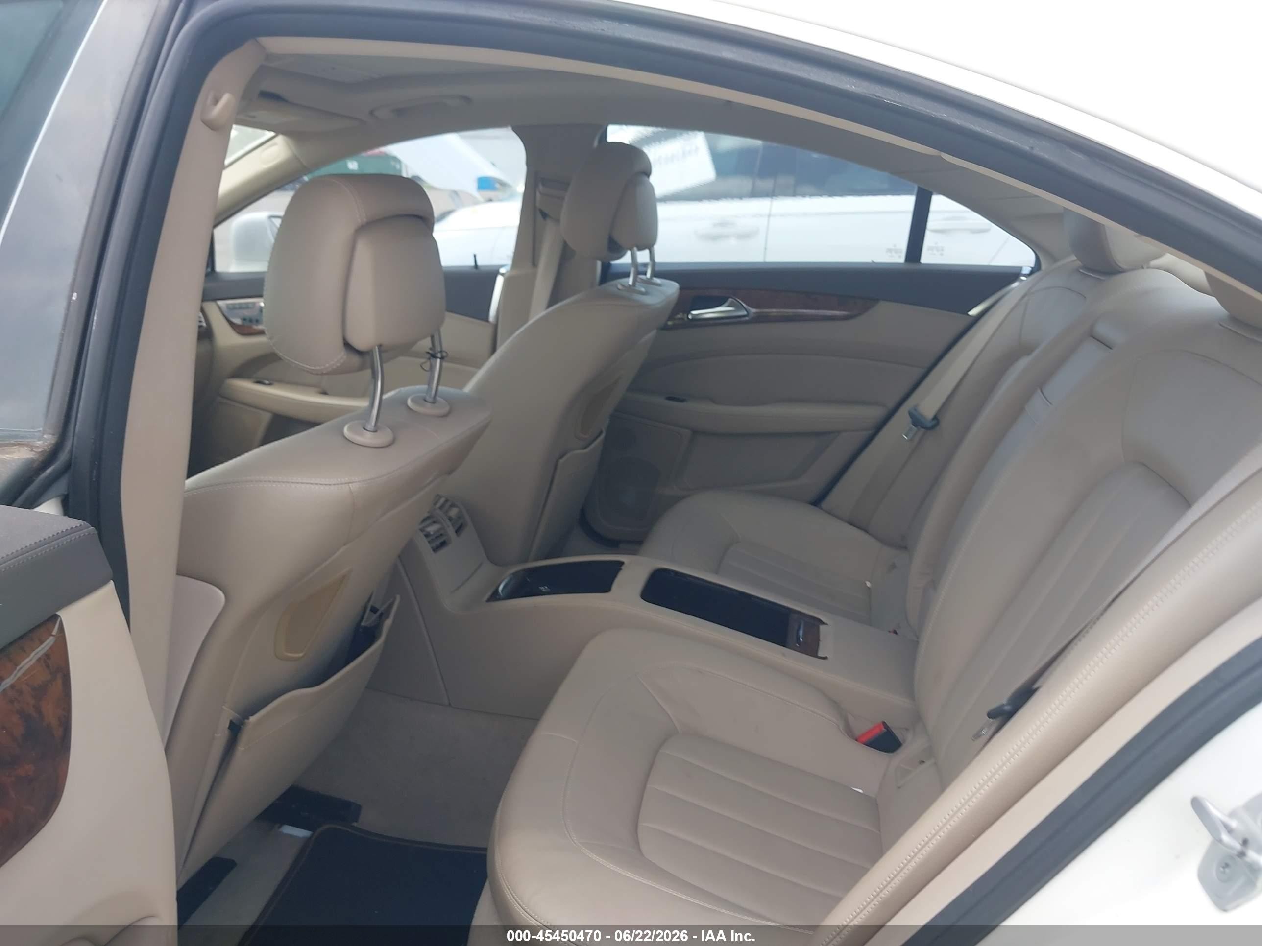 2012 Mercedes-benz Cls 550   White vin: WDDLJ7DBXCA039164