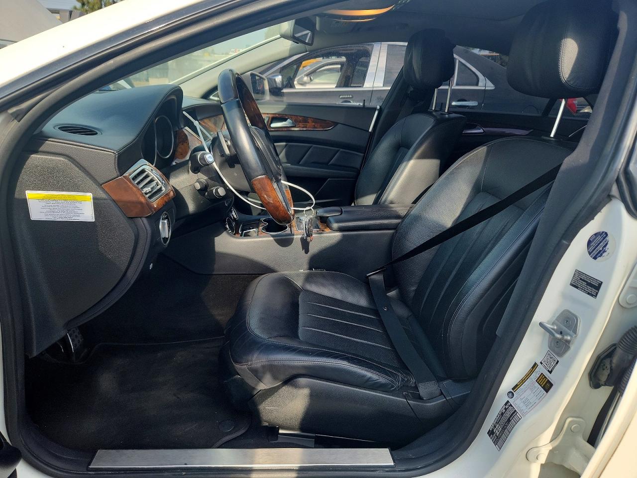 2014 Mercedes-benz Cls 550 White vin: WDDLJ7DBXEA116781