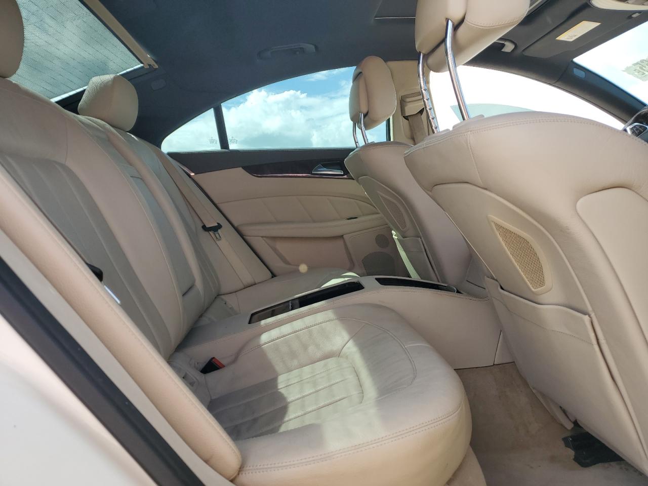 2017 Mercedes-benz Cls 550 White vin: WDDLJ7DBXHA197270