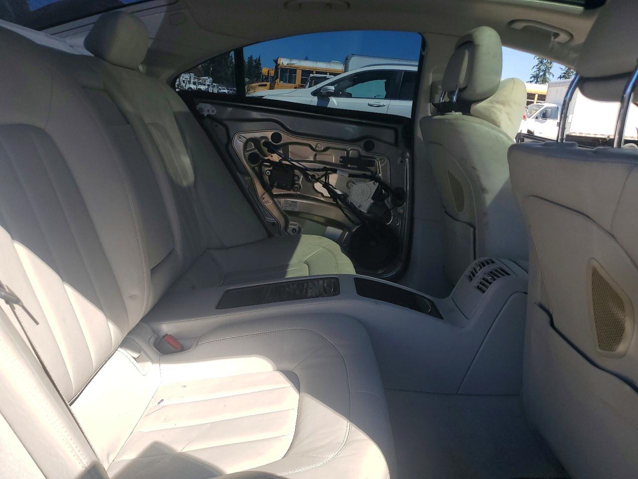2013 Mercedes-benz Cls 550 4matic Серебряный vin: WDDLJ9BB1DA058752
