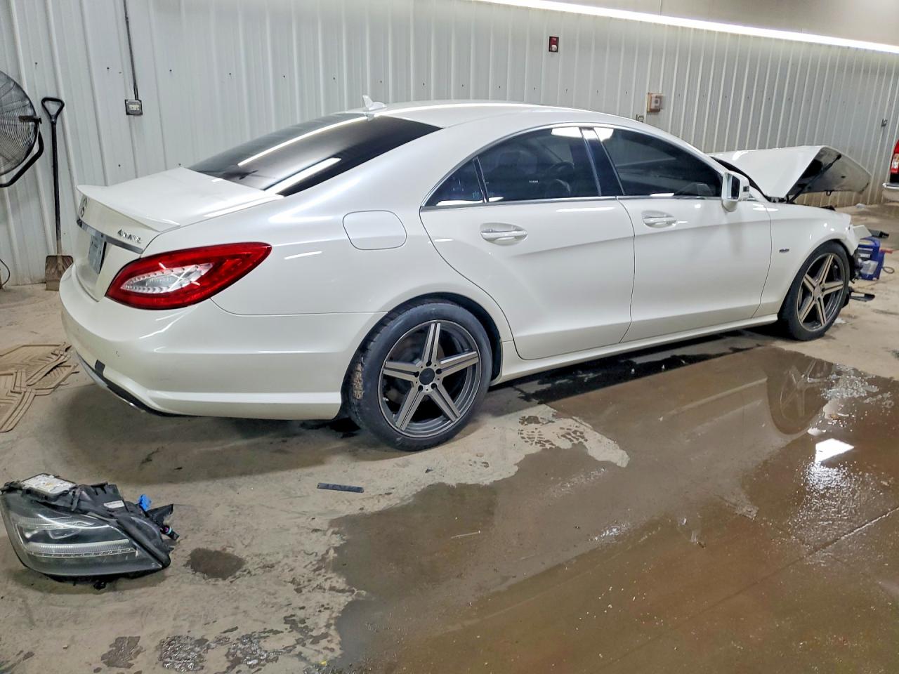 2012 Mercedes-benz Cls 550 4matic White vin: WDDLJ9BB8CA030364